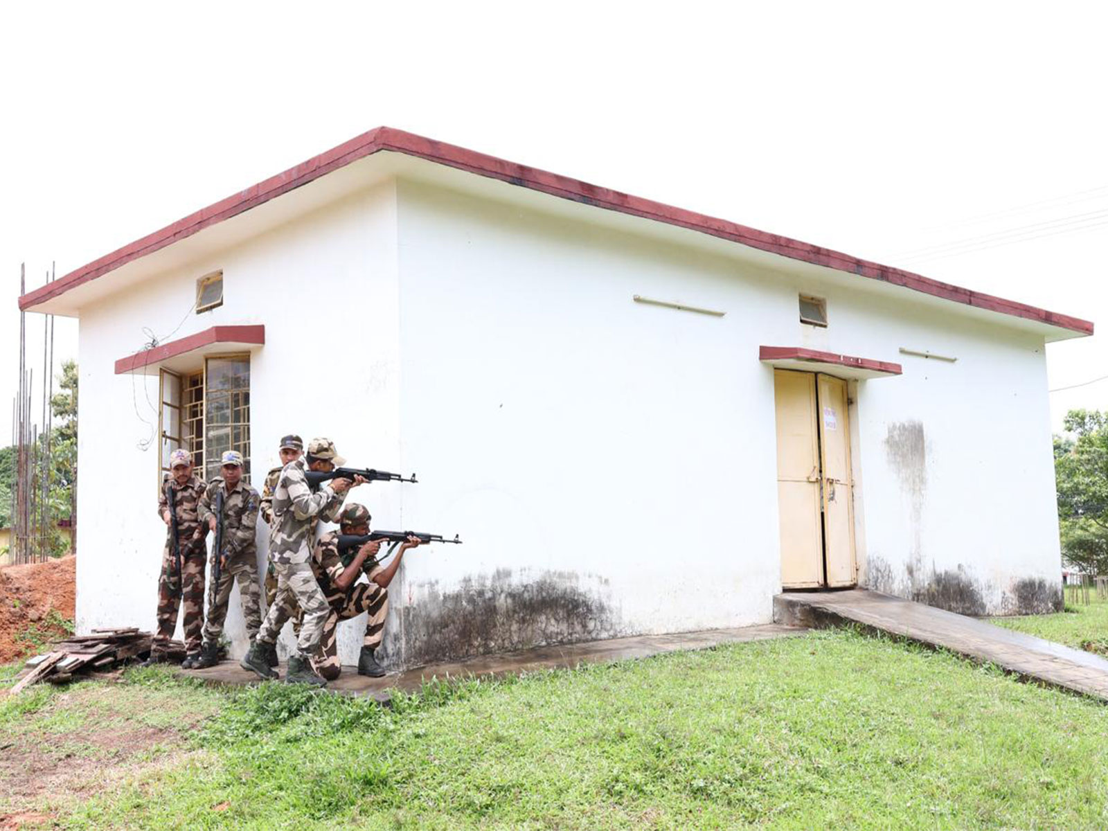 Indian Army trains CISF personnel at Agartala airport (Photo/Army HQ Agartala)