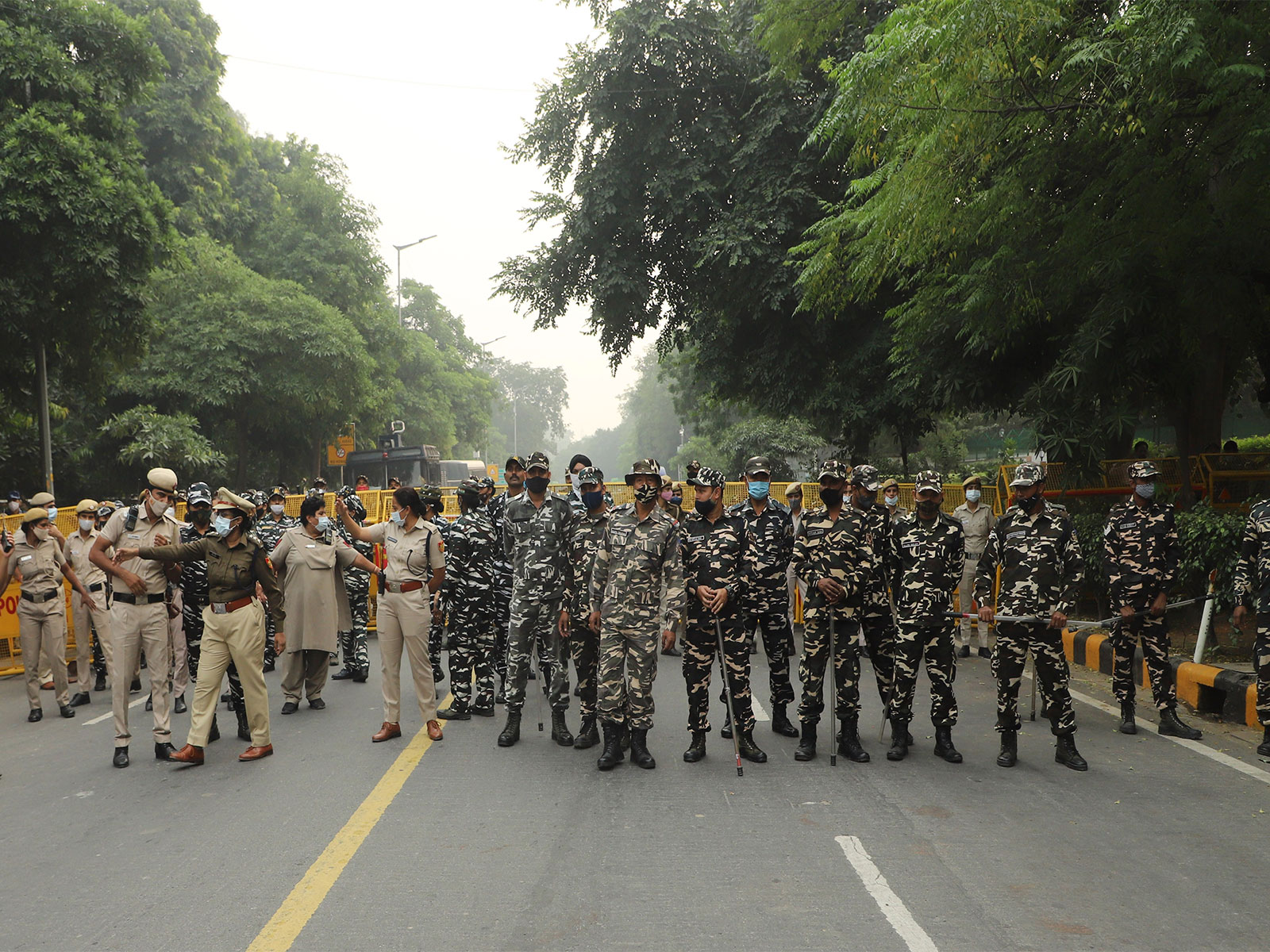 Security and police personnel stand guard Representative Image (Photo/ANI) Security and police personnel stand guard Representative Image (Photo/ANI)