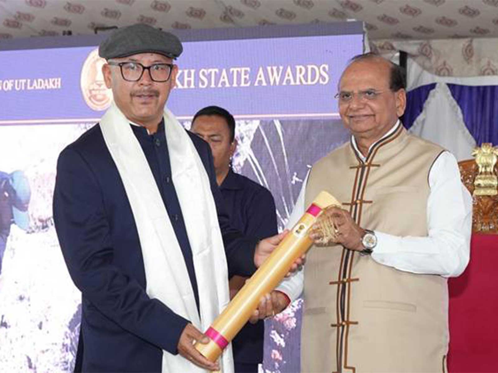 Padma Gurmet conferred UT Ladakh State Award 2025 for exemplary service to Sowa-Rigpa medicine (Photo: PIB/AYUSH)