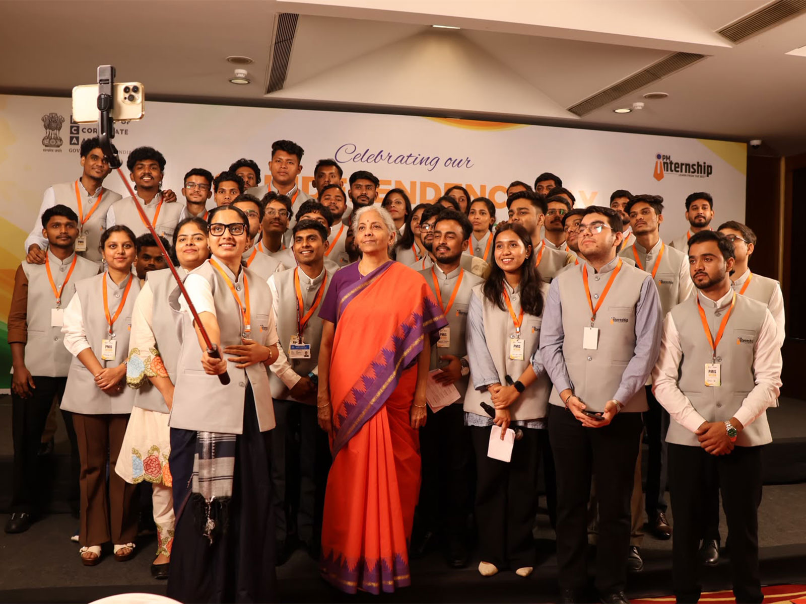 Finance Minister Nirmala Sitharaman with interns (Photo/X_@nsitharamanoffc)