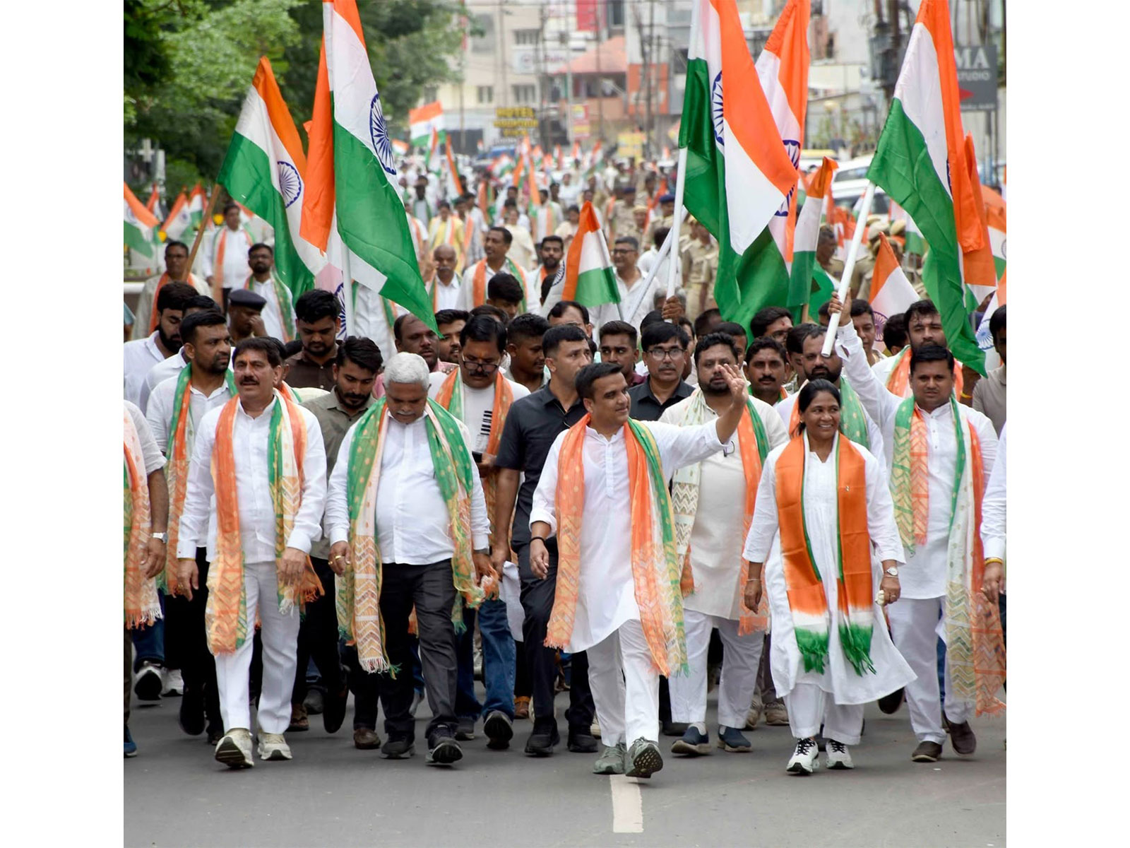 Anand turns Tricolour as over 10,000 join Tiranga Yatra led by Gujarat DyCM Harsh Sanghavi (Photo: Gujarat CMO) Anand turns Tricolour as over 10,000 join Tiranga Yatra led by Gujarat DyCM Harsh Sanghavi (Photo: Gujarat CMO)