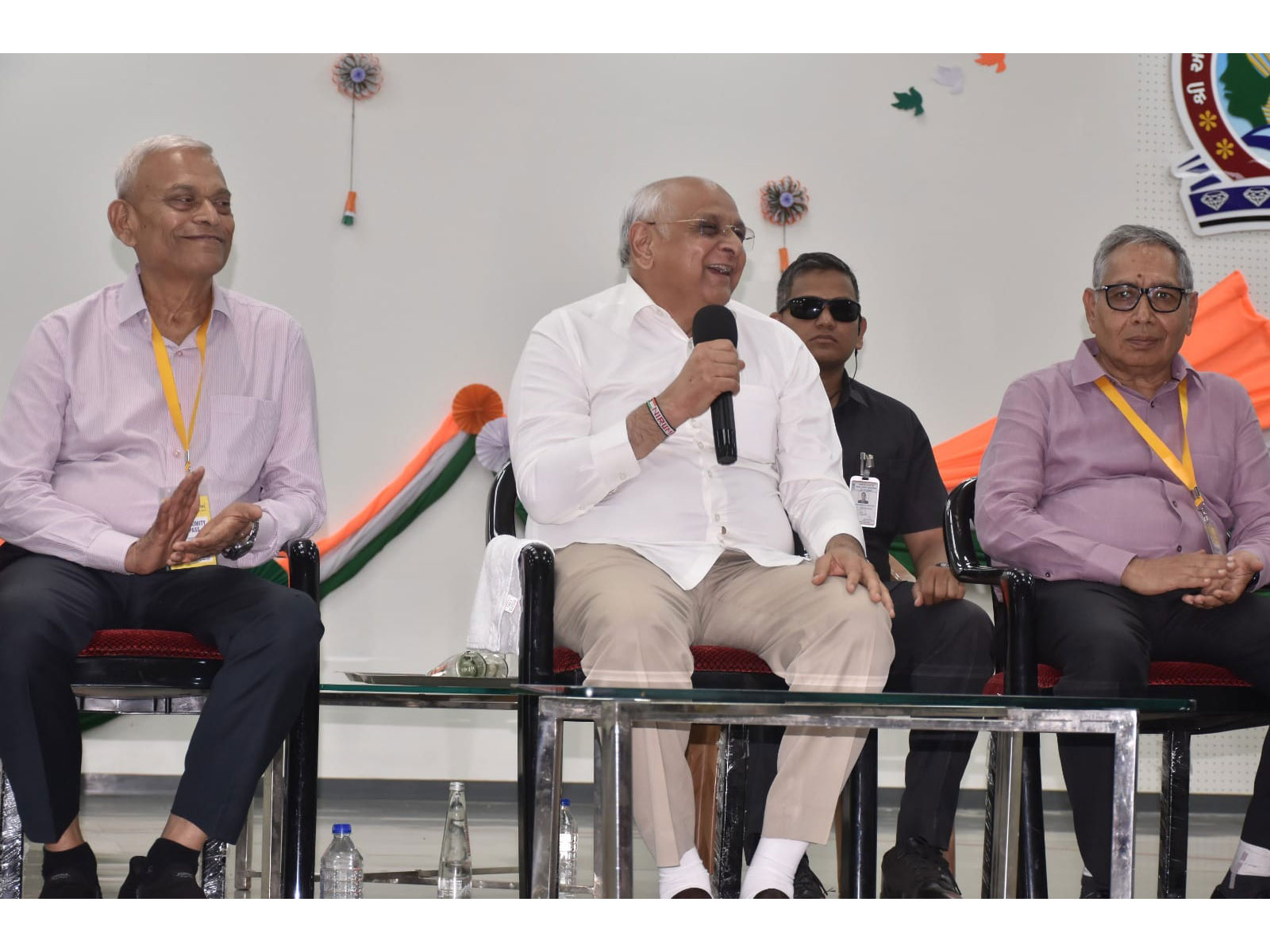 Gujarat CM Bhupendra Patel interacts with students at the Shantaben Haribhai Gajera Shaikshanik Sankul in Amreli (Photo/Gujarat CMO) Gujarat CM Bhupendra Patel interacts with students at the Shantaben Haribhai Gajera Shaikshanik Sankul in Amreli (Photo/Gujarat CMO)