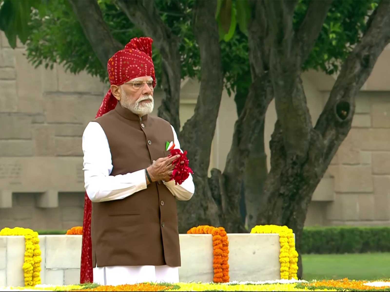 PM Modi pays tribute to Mahatma Gandhi at Rajghat (Photo/PM Modi Youtube) PM Modi pays tribute to Mahatma Gandhi at Rajghat (Photo/PM Modi Youtube)