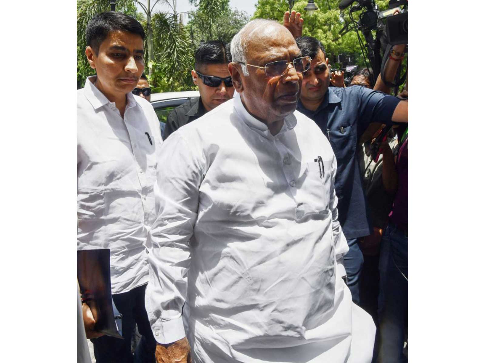 Congress president Mallikarjun Kharge (File Photo/ANI) Congress president Mallikarjun Kharge (File Photo/ANI)