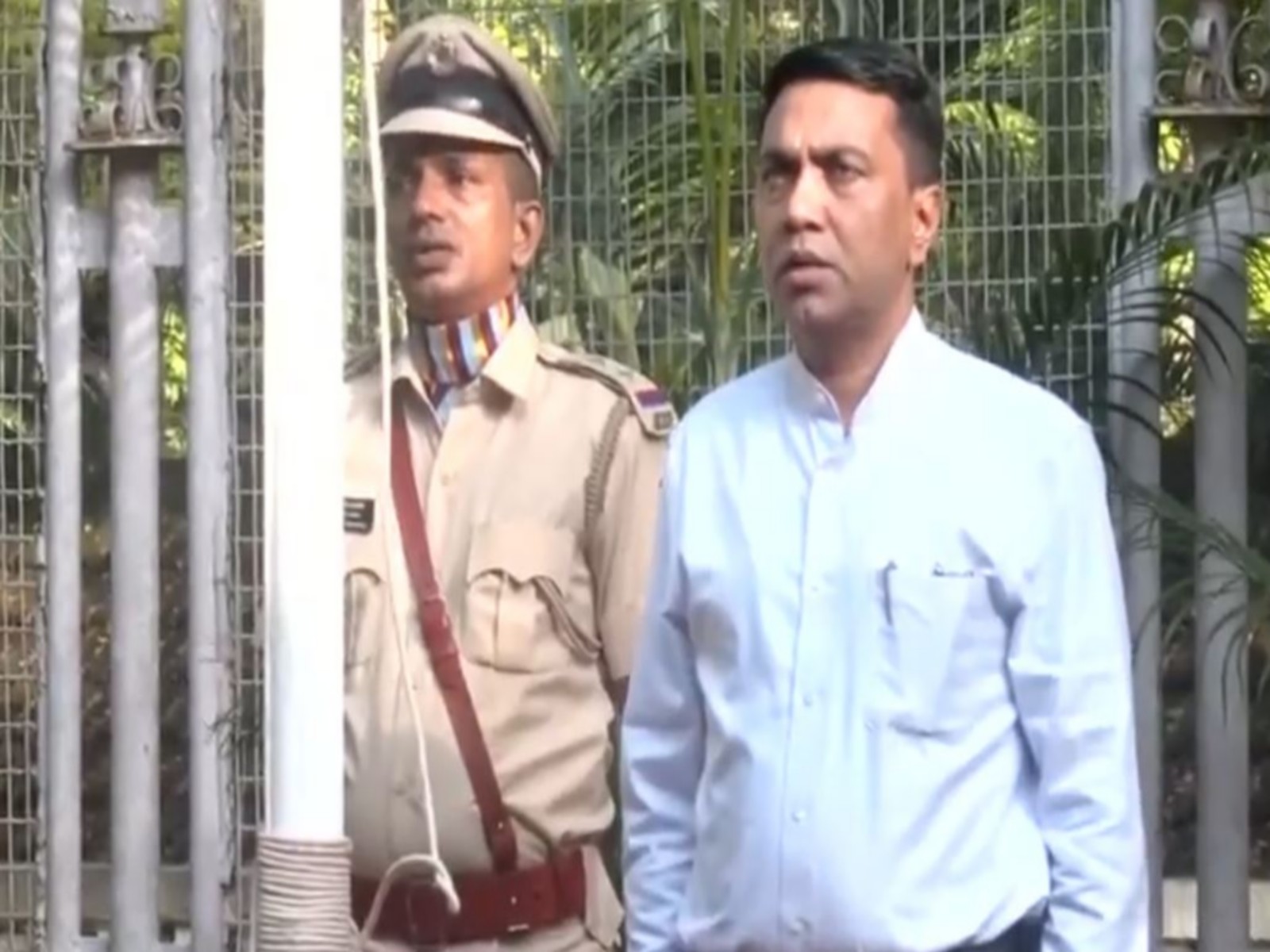 Goa CM Pramod Sawant hoists Tricolour at his official residence in Panaji on Independence Day ( Photo: ANI) Goa CM Pramod Sawant hoists Tricolour at his official residence in Panaji on Independence Day ( Photo: ANI)