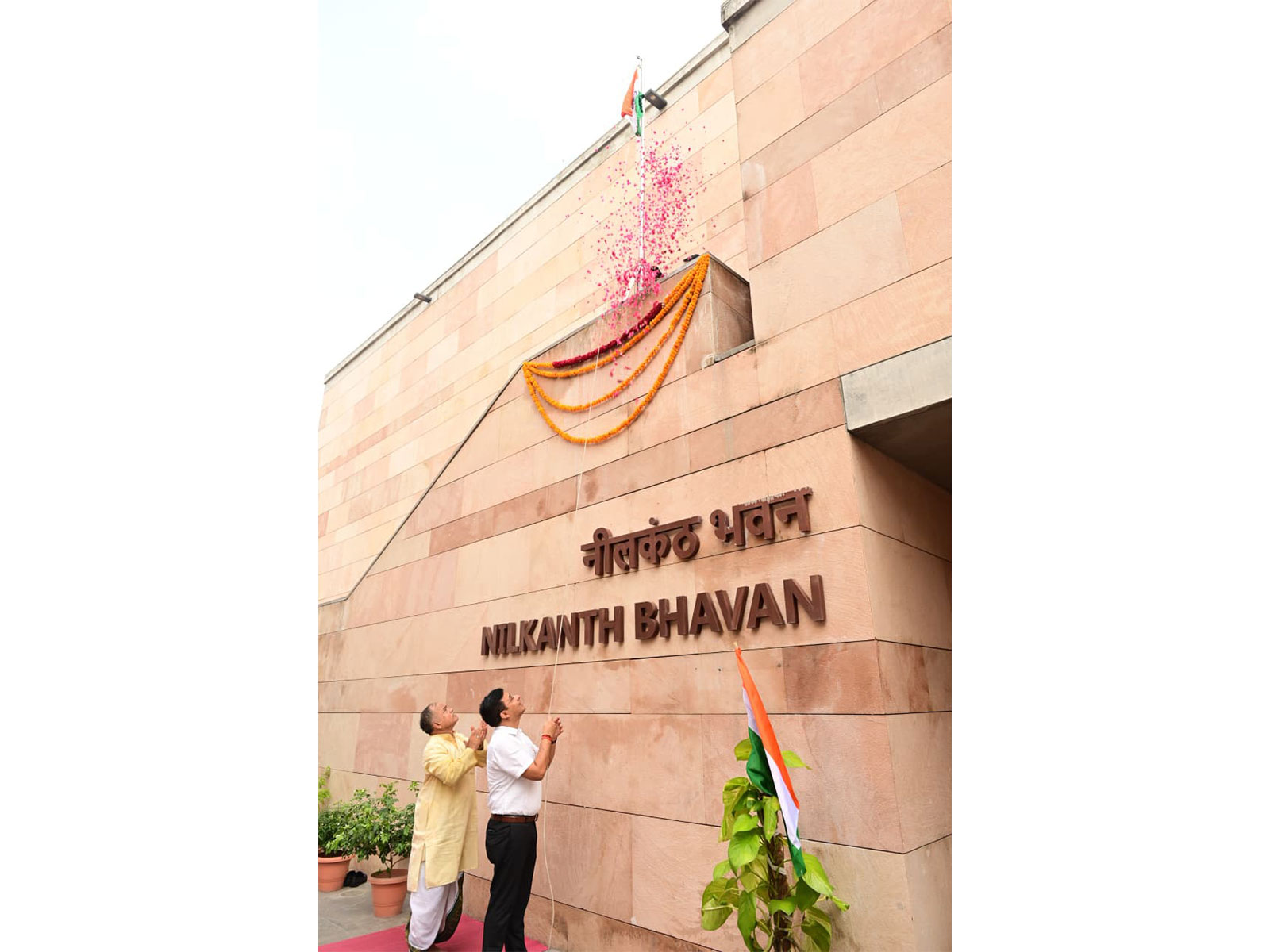Tricolour hoisted at Kashi Vishwanath Dham (Photo: Shri Kashi Vishwanath Mandir) Tricolour hoisted at Kashi Vishwanath Dham (Photo: Shri Kashi Vishwanath Mandir)
