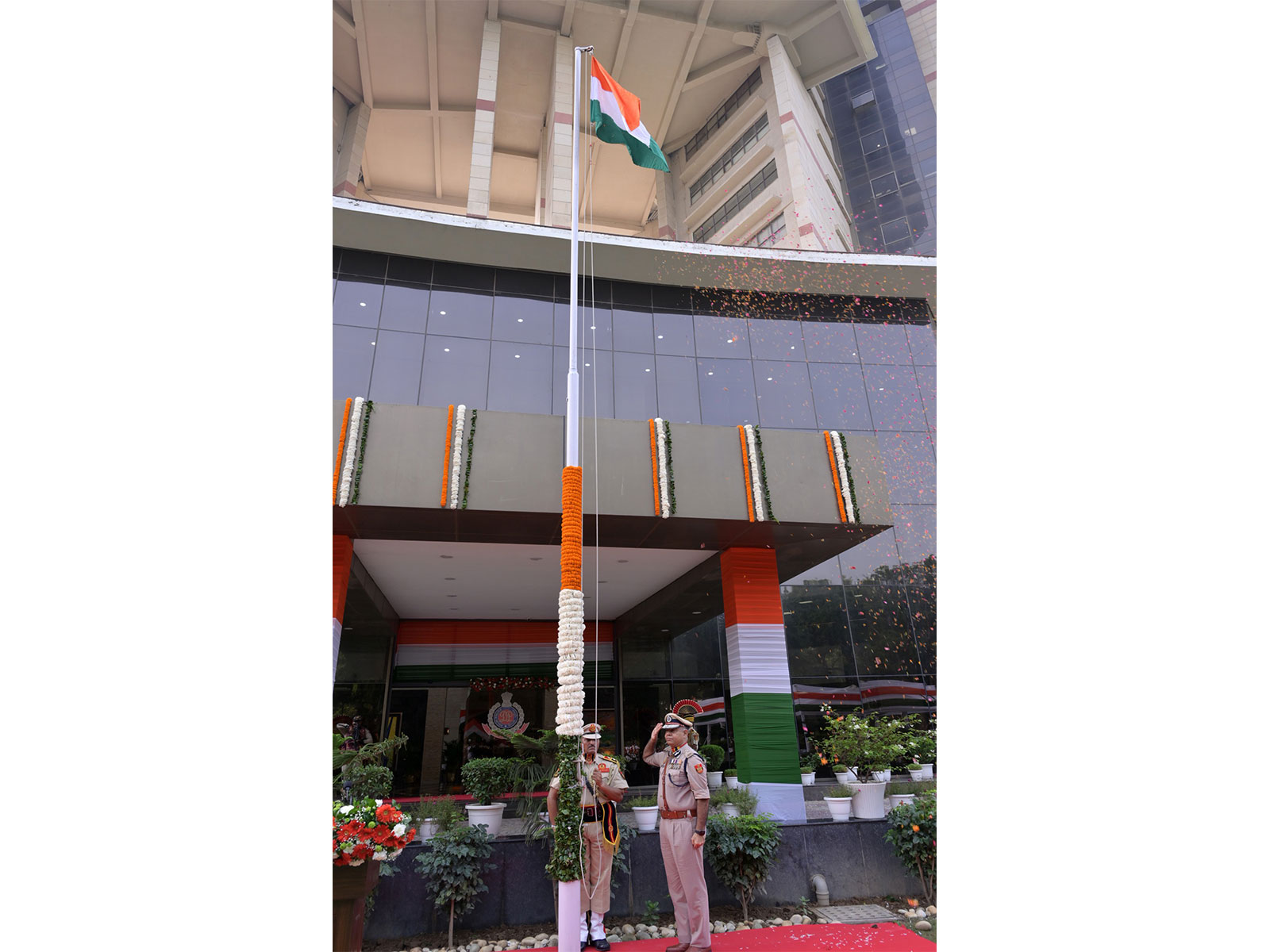 Tricolour hoisted at Delhi Police HQ (Photo: Delhi police) Tricolour hoisted at Delhi Police HQ (Photo: Delhi police)