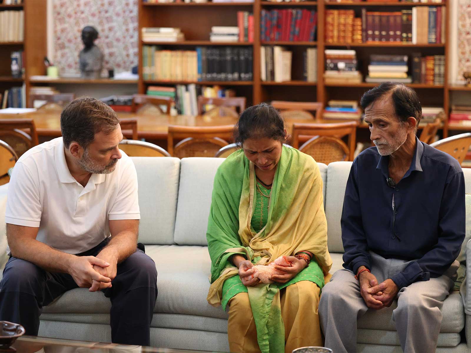 Congress leader Rahul Gandhi with Ankita Bhandari's family (Photo/X/@RahulGandhi)