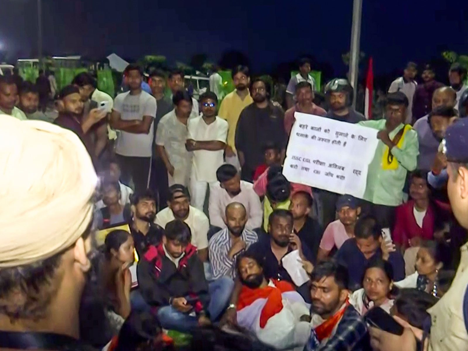 Protest by JPSC-JSSC aspirants in Ranchi (File Photo/ANI) Protest by JPSC-JSSC aspirants in Ranchi (File Photo/ANI)