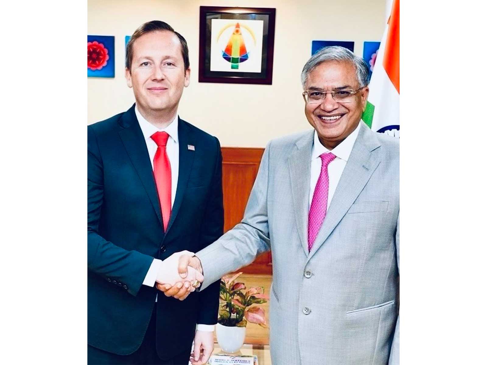 US Ambassador to India Sergio Gor with Chief Election Commissioner, Gyanesh Kumar (Photo/X/@USAmbIndia)