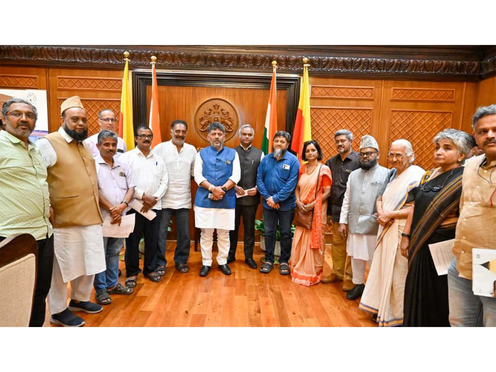 Representatives of Karnataka’s civil society met Karnataka Chief Minister DK Shivakumar (Photo/X/@PriyankKharge)