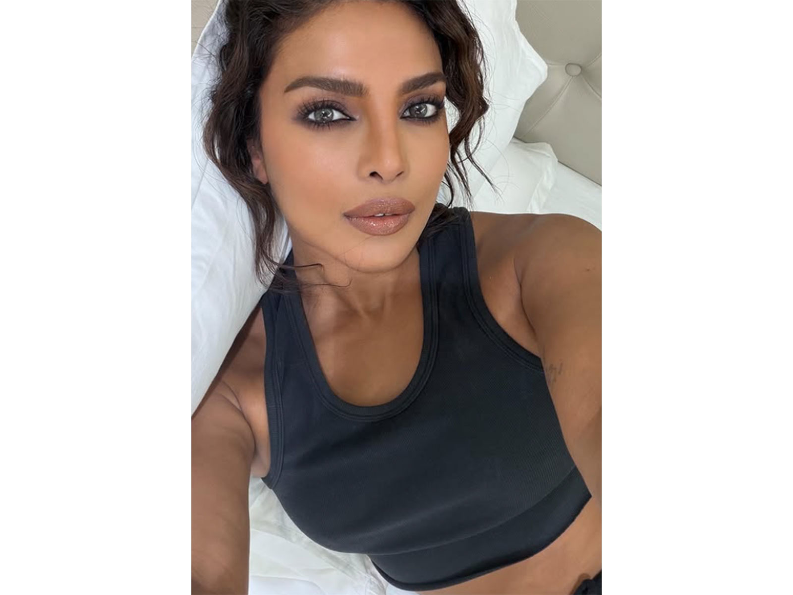 “And she’s off…”: Priyanka Chopra jets off to Warsaw
