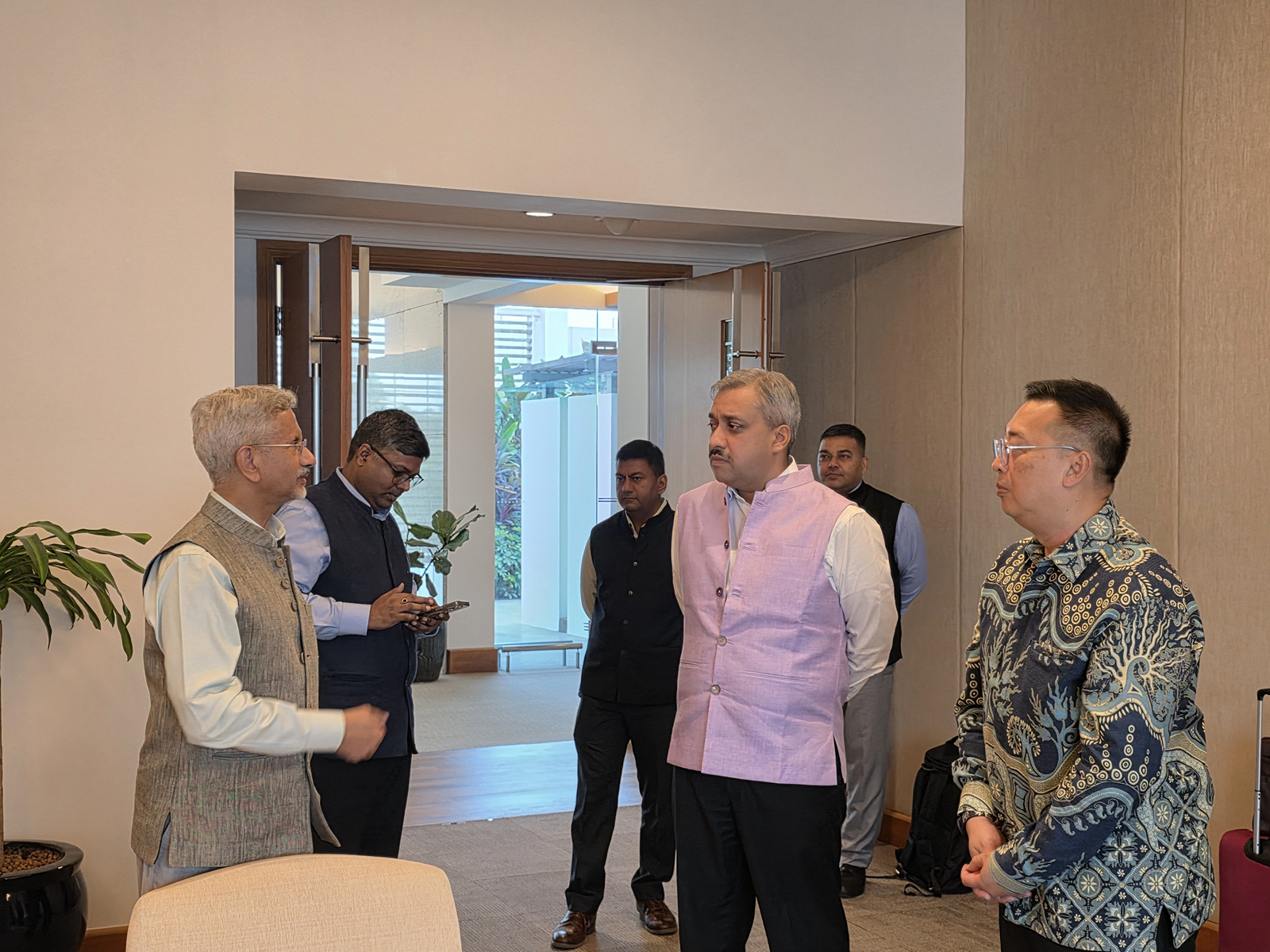 EAM S Jaishankar arrives in Singpore for the 4th India-Singapore Ministerial Roundtable (Photo/X/@SGinIndia(