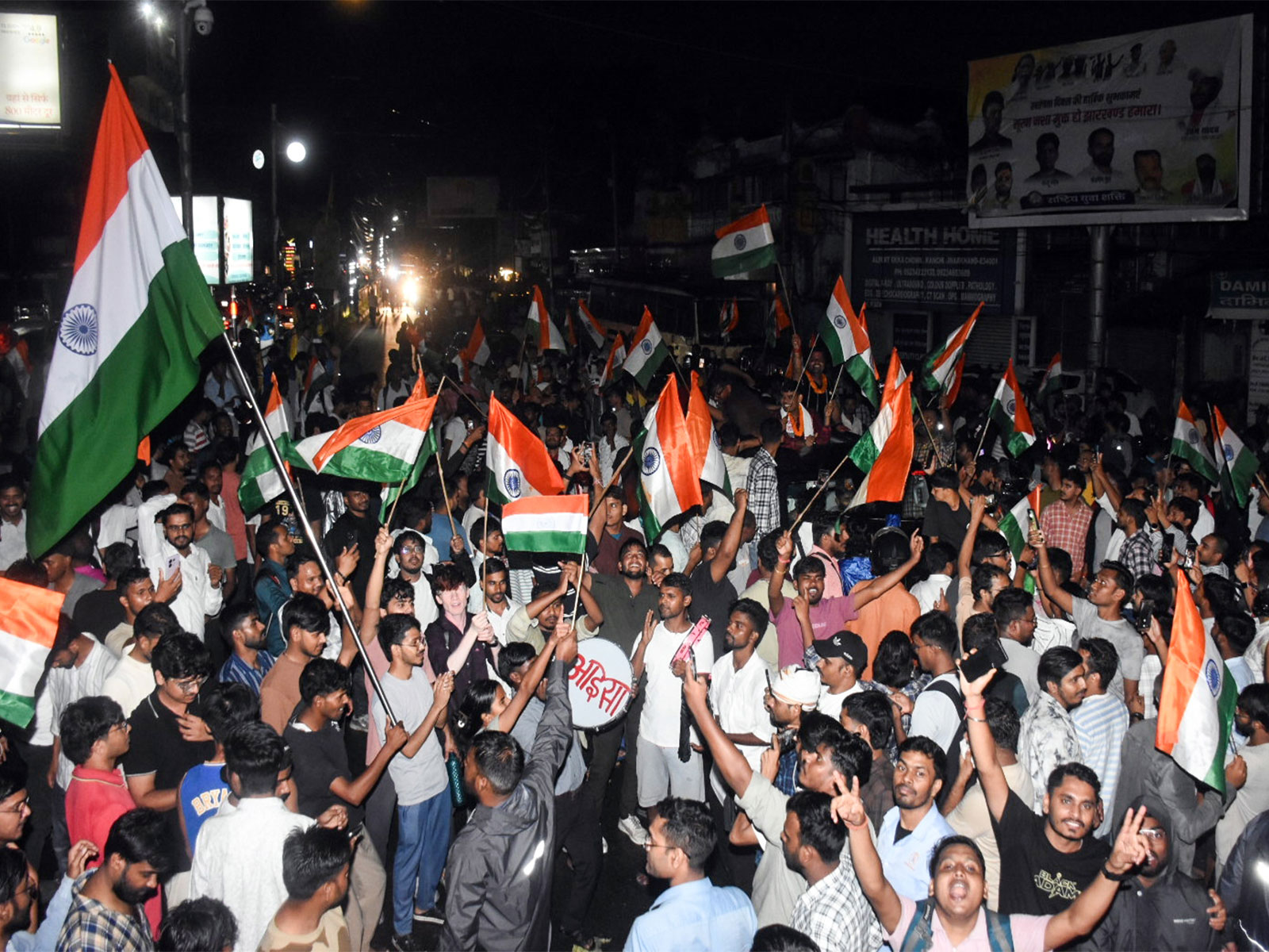JPSC-JSSC aspirants wave the national flag as they celebrate after the Jharkhand government accepted their demands (File Photo/ANI) JPSC-JSSC aspirants wave the national flag as they celebrate after the Jharkhand government accepted their demands (File Photo/ANI)