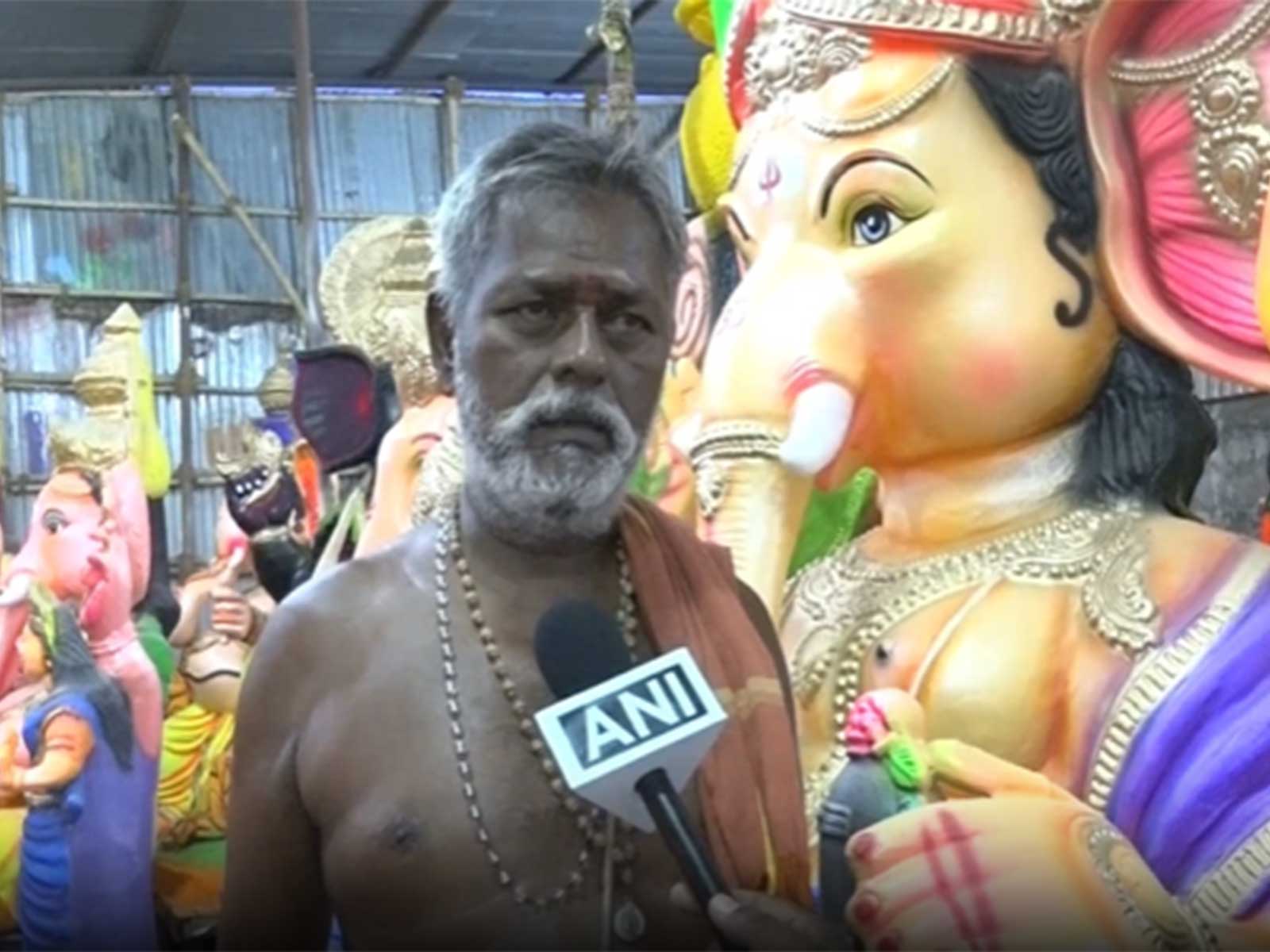 Ganesha idol designer Periyasamy (Photo/ANI)