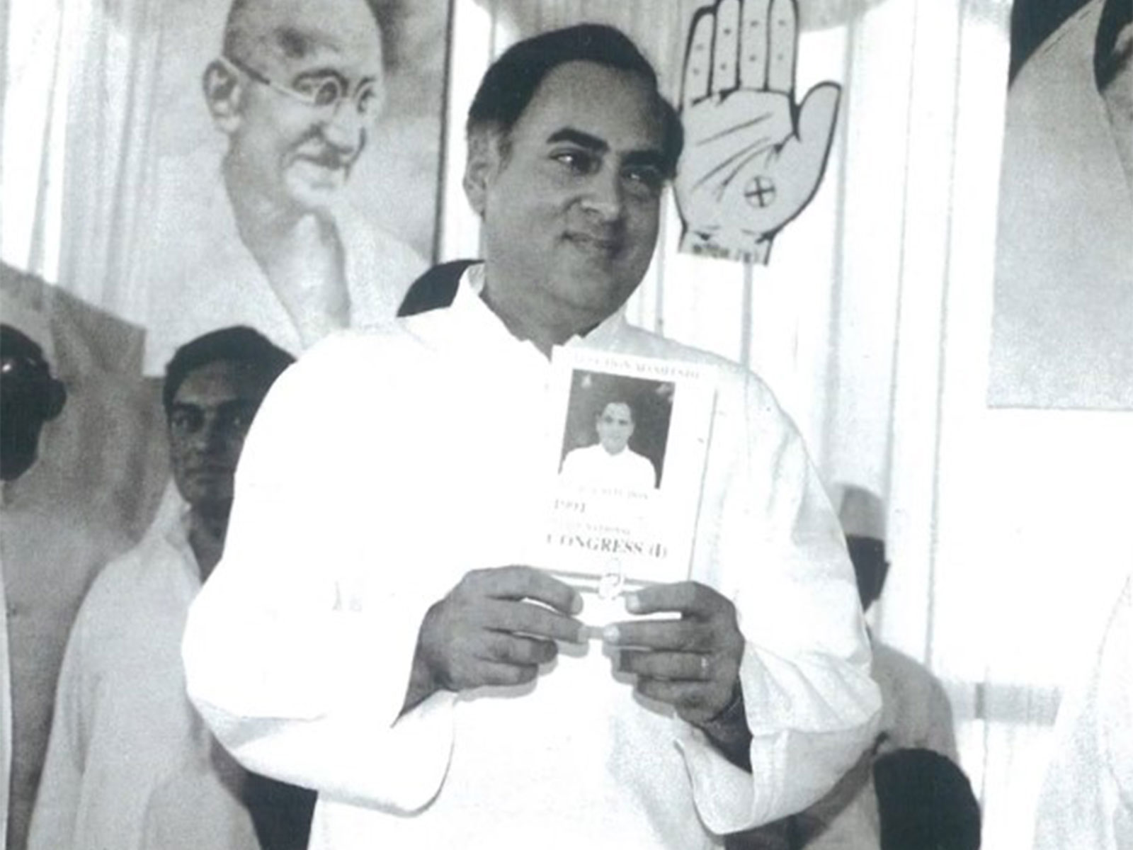 Former Prime Minister Rajiv Gandhi (Photo/X@kharge) Former Prime Minister Rajiv Gandhi (Photo/X@kharge)