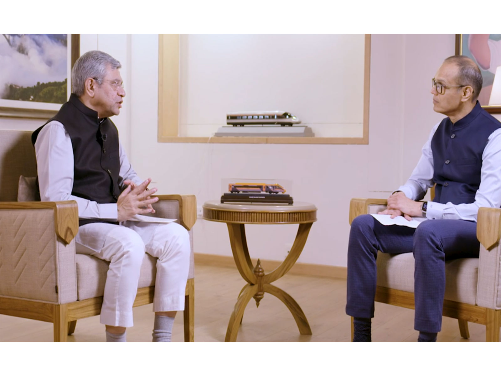 Union Minister Ashwini Vaishnaw and Morgan Stanley India Equity Strategist Ridham Desai (Photo/Morgan Stanley)