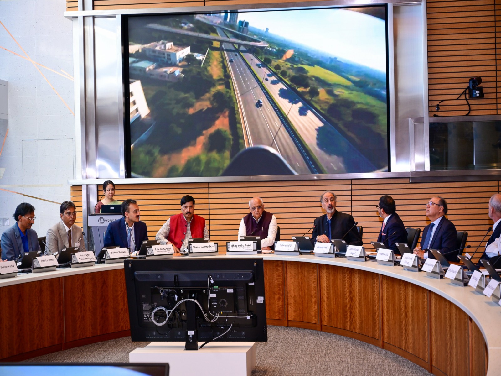 Gujarat CM Bhupendra patel meets World Bank officials (Photo/X/@Bhupendrapbjp)