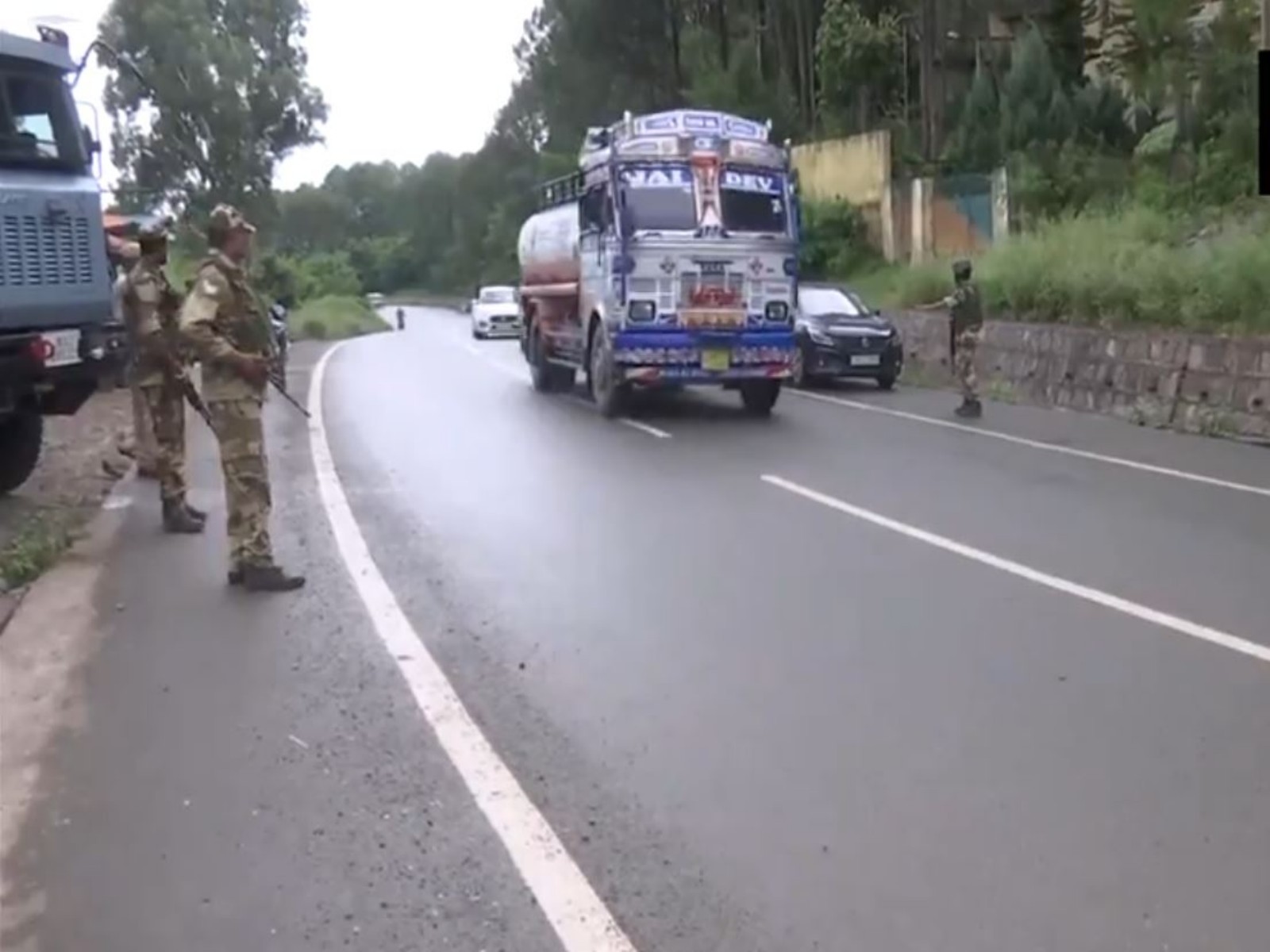 Heavy security deployment along the Rajouri–Poonch Highway (Photo/ANI)