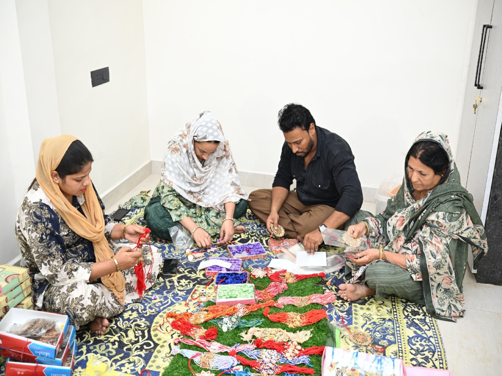 Danish Imam's family with Rakhis (Photo/ANI)