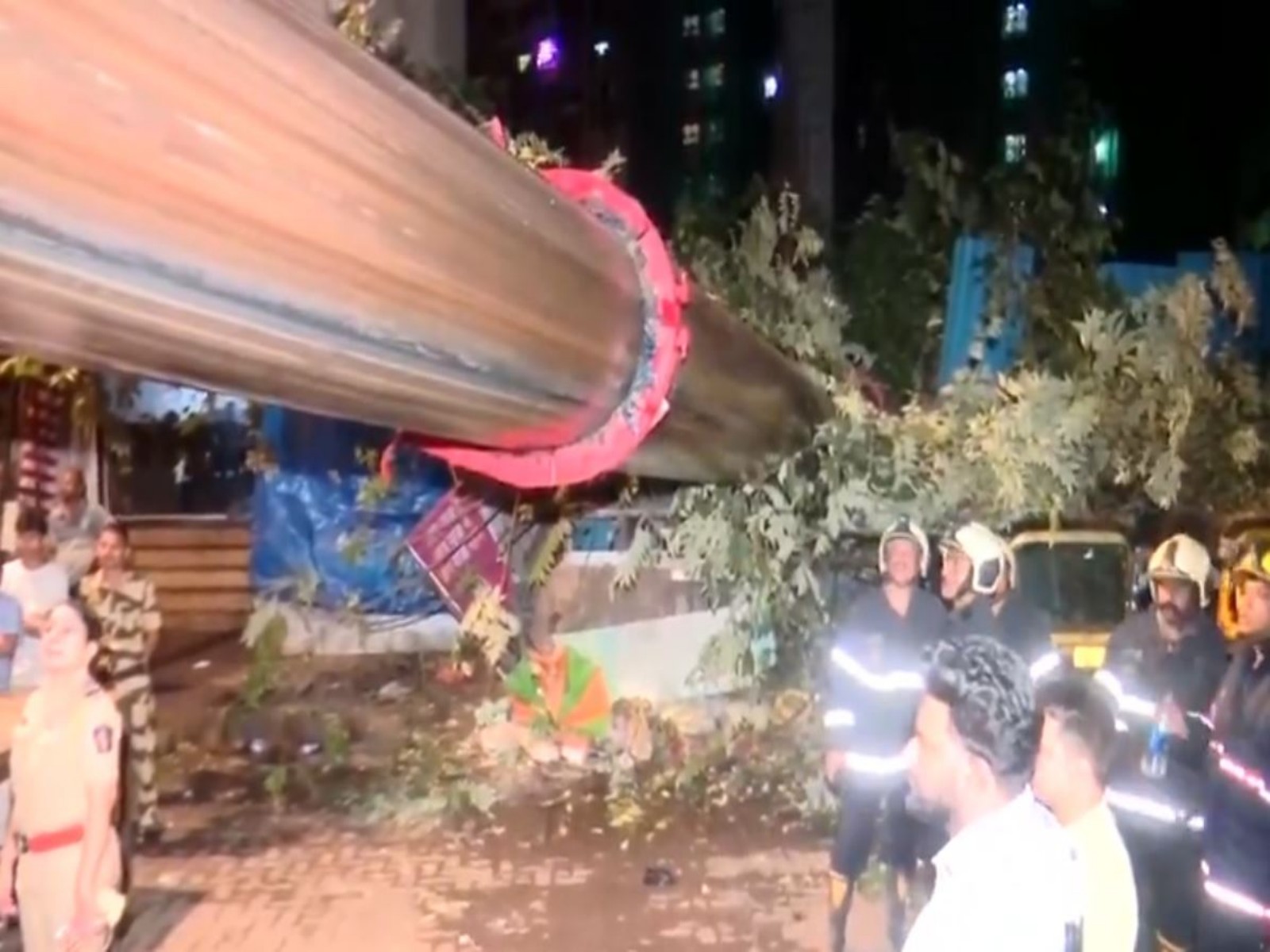 A large crane collapsed on a house in Qureshi Nagar, Mumbai (Photo/ANI) A large crane collapsed on a house in Qureshi Nagar, Mumbai (Photo/ANI)