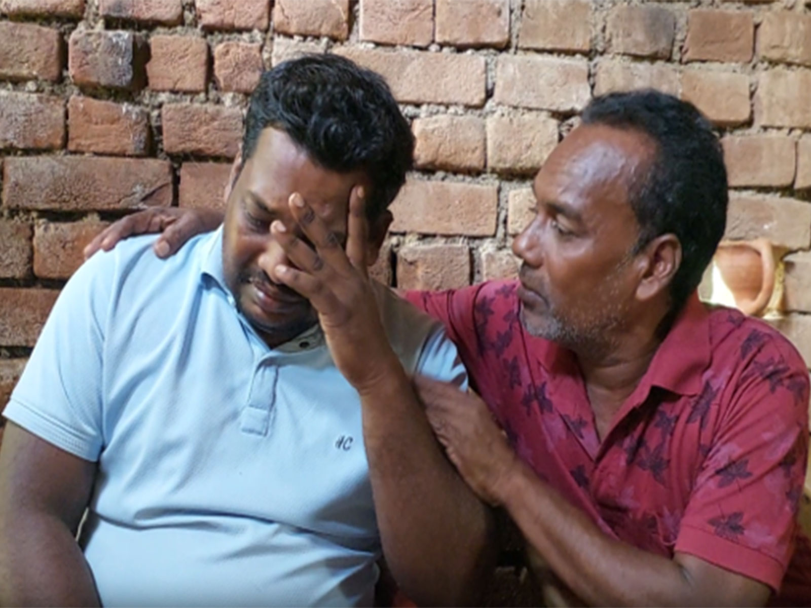 Victim's brother Rajanikant Mukhi gets emotional while speaking about his sister Bharati (Photo/ANI)