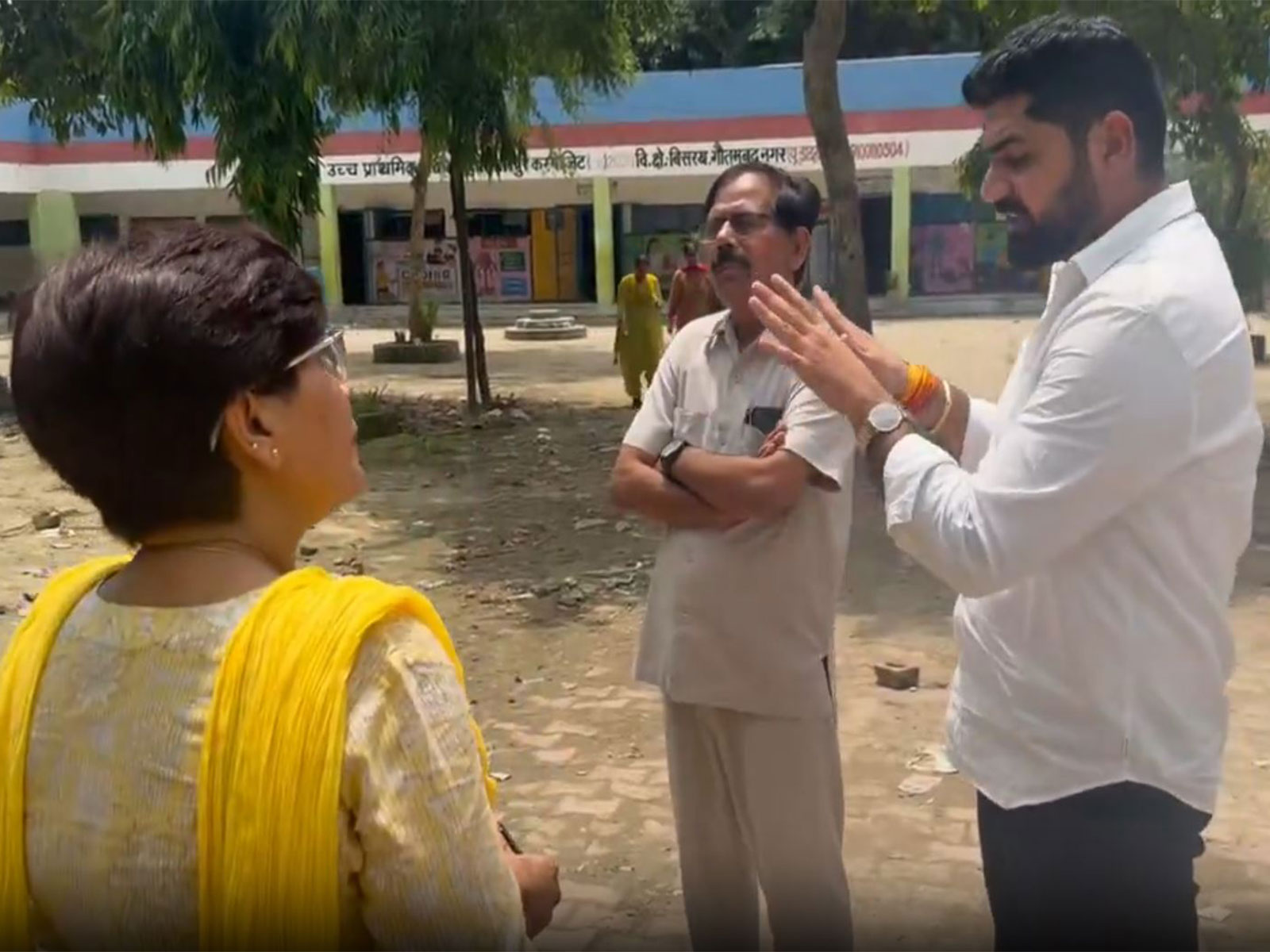AAP Youth Wing UP president Pankaj Awana in Hoshiyarpur Primary School in Sector 51, Noida (Photo/ X/@PankajAwanaAAP) AAP Youth Wing UP president Pankaj Awana in Hoshiyarpur Primary School in Sector 51, Noida (Photo/ X/@PankajAwanaAAP)