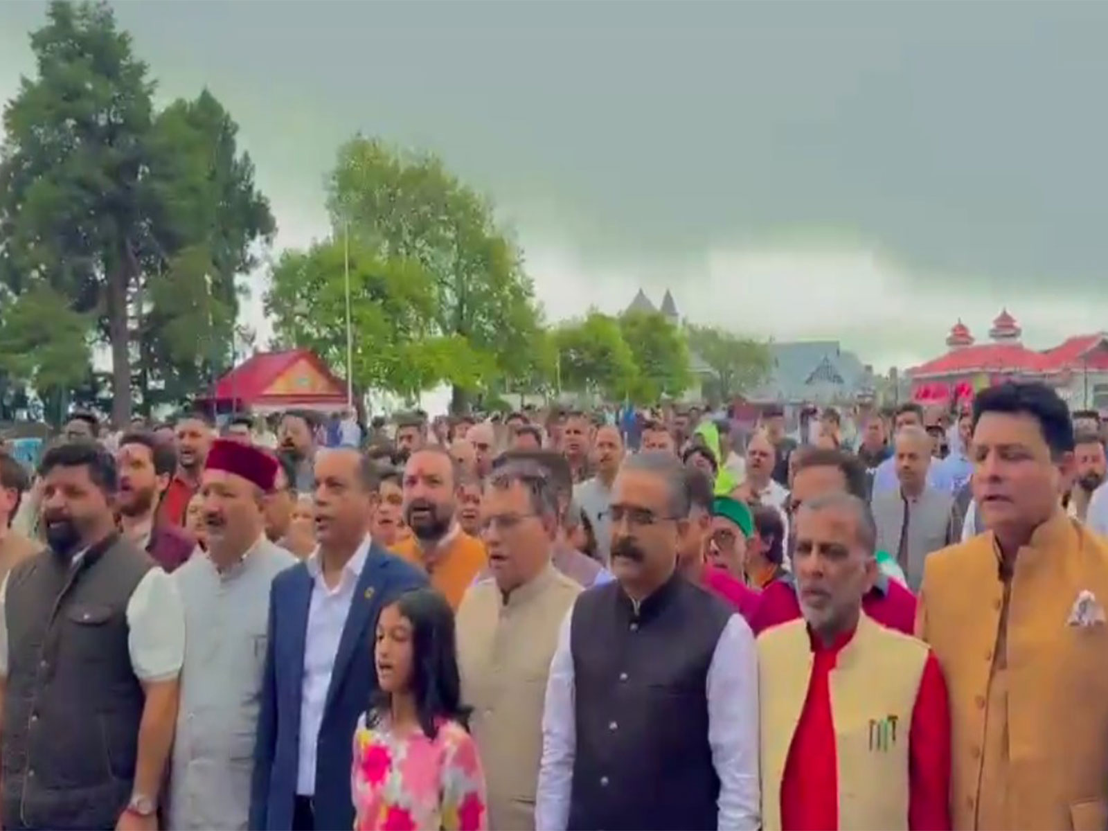 BJP leaders sing national song at Shimla Ridge (Photo/@jairamthakurbjp/X) BJP leaders sing national song at Shimla Ridge (Photo/@jairamthakurbjp/X)