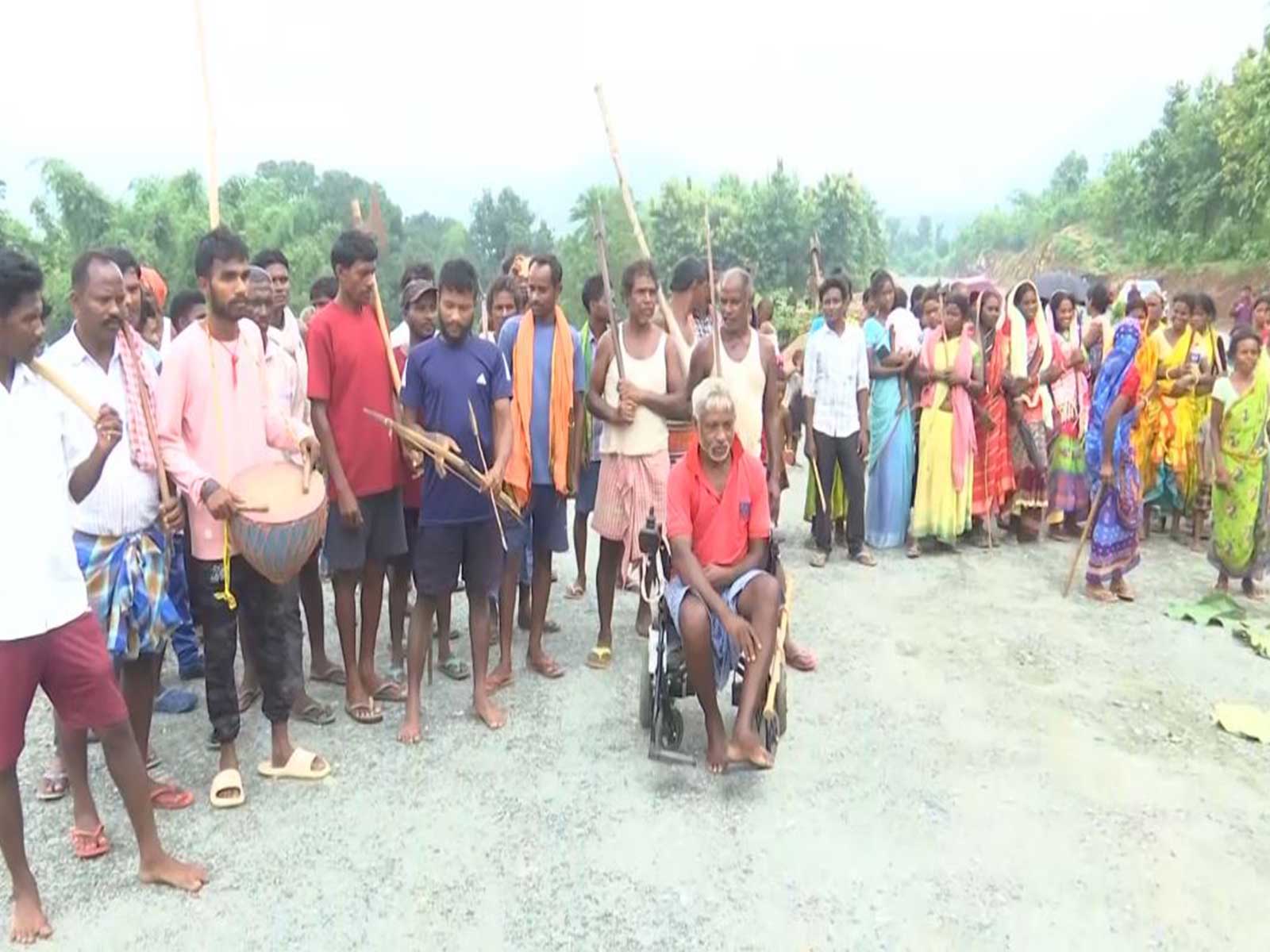 Villagers ready with lathis, vow to block Devendra Mahto's yatra (PhotoANI)
