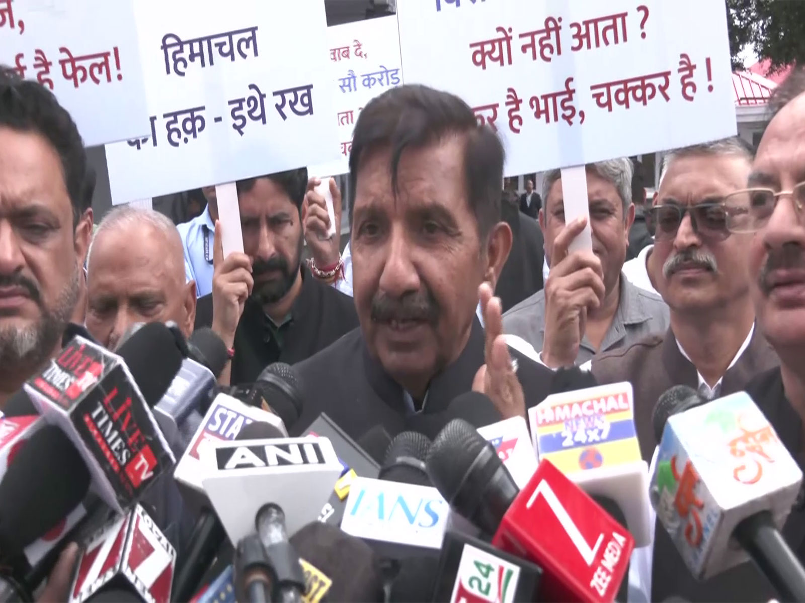 Himachal Pradesh Deputy Chief Minister Mukesh Agnihotri (Photo/ANI)