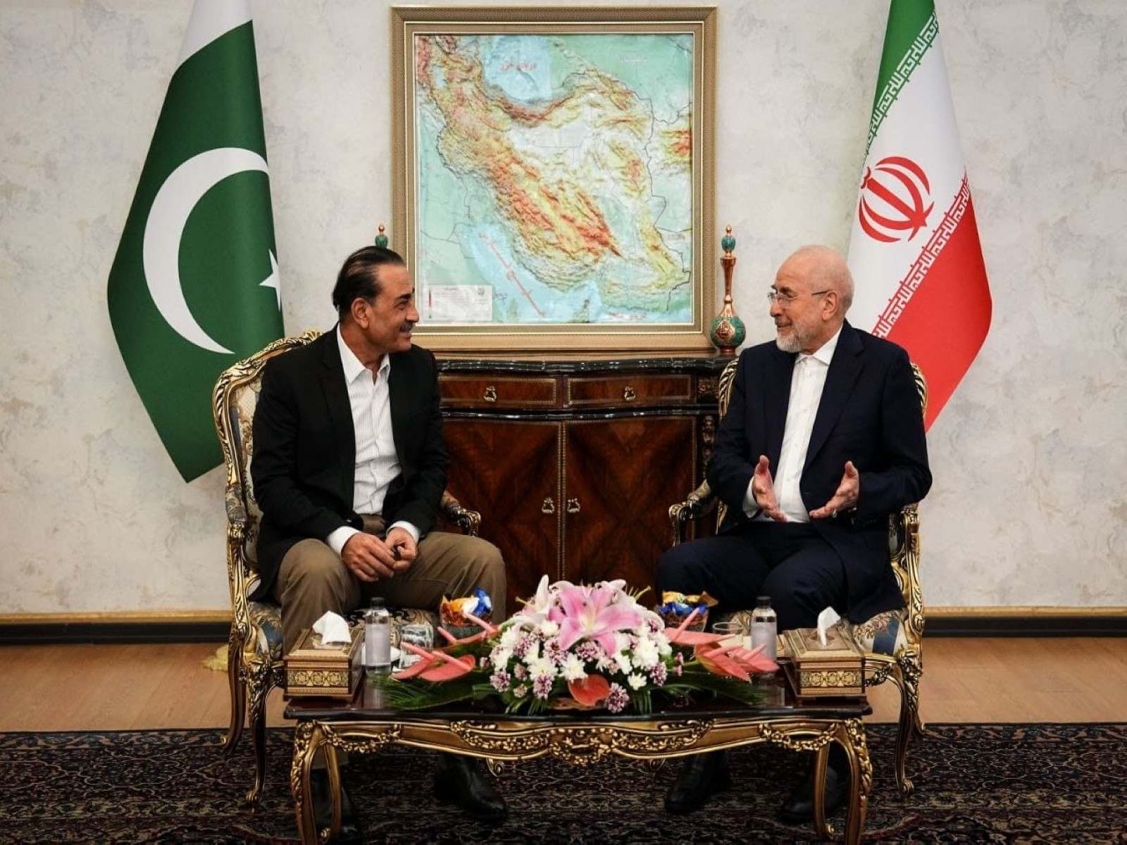 Iran's Parliamentary Speaker MB Ghalibaf meets Pakistan's Asim Munir (Photo/Telegram) Iran's Parliamentary Speaker MB Ghalibaf meets Pakistan's Asim Munir (Photo/Telegram)