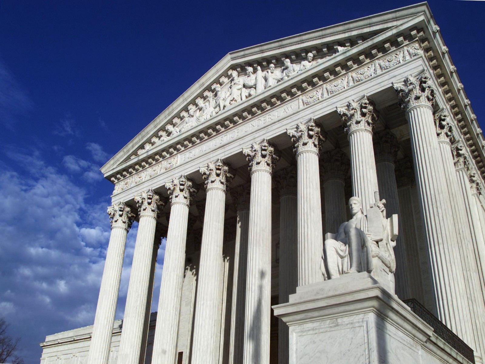 US: Supreme Court gives green light to Trump on curbing mail-in voting