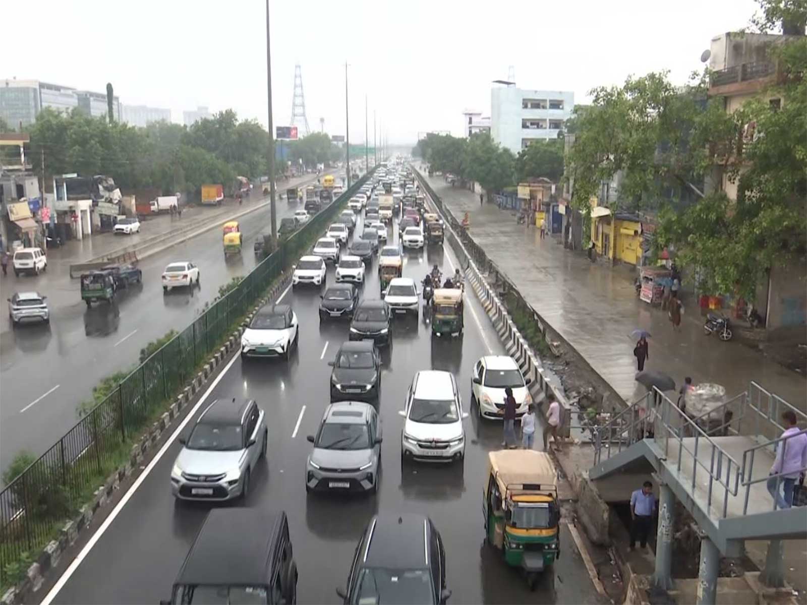 Traffic snarls reports in Gurugram (Photo/ANI)