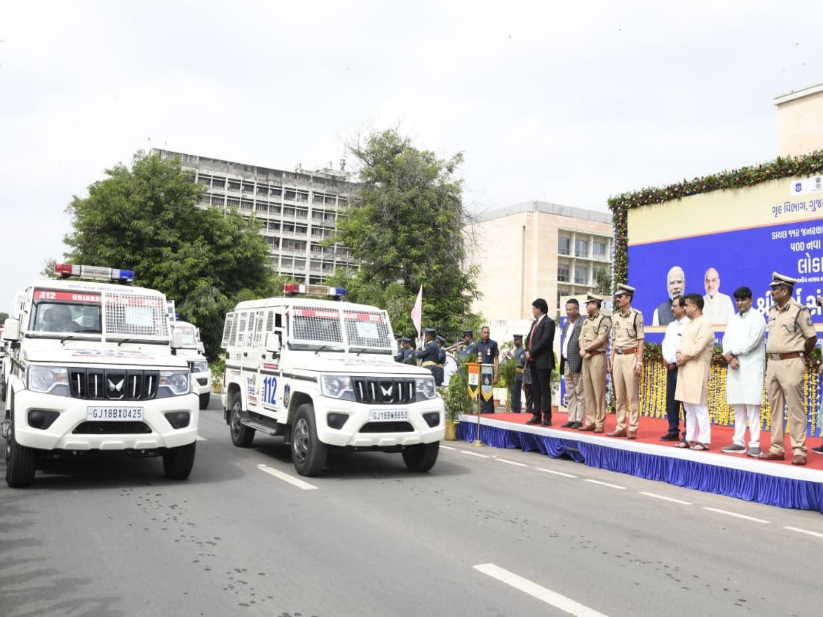 Gujarat Dy CM Harsh Sanghavi flags off 500 new 112-Janrakshak vehicles (Photo/Gujarat CMO) Gujarat Dy CM Harsh Sanghavi flags off 500 new 112-Janrakshak vehicles (Photo/Gujarat CMO)