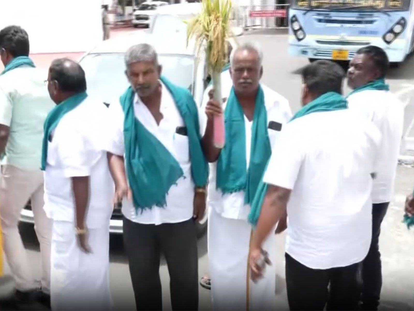 Parandur residents visit Tamil Nadu Assembly to thank CM Vijay over airport project cancellation (Photo:ANI)