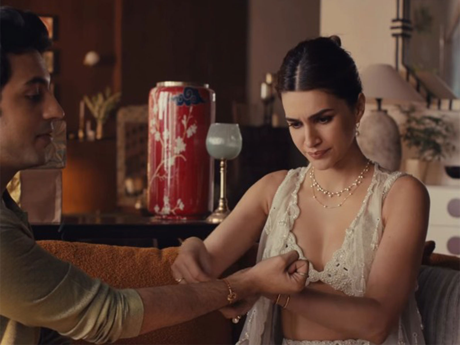 Kriti Sanon in Raksha Bandha advertisement (Photo/Instagram@giva.co) Kriti Sanon in Raksha Bandha advertisement (Photo/Instagram@giva.co)