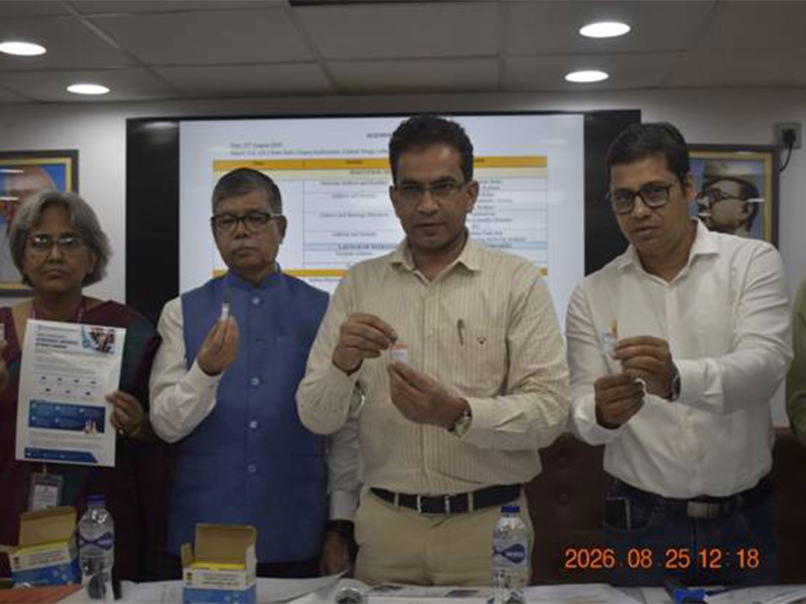 First-ever interactive meeting at the Central Drugs Laboratory (CDL) and Central Cosmetics Laboratory (CCL), Kolkata (Photo/PIB)