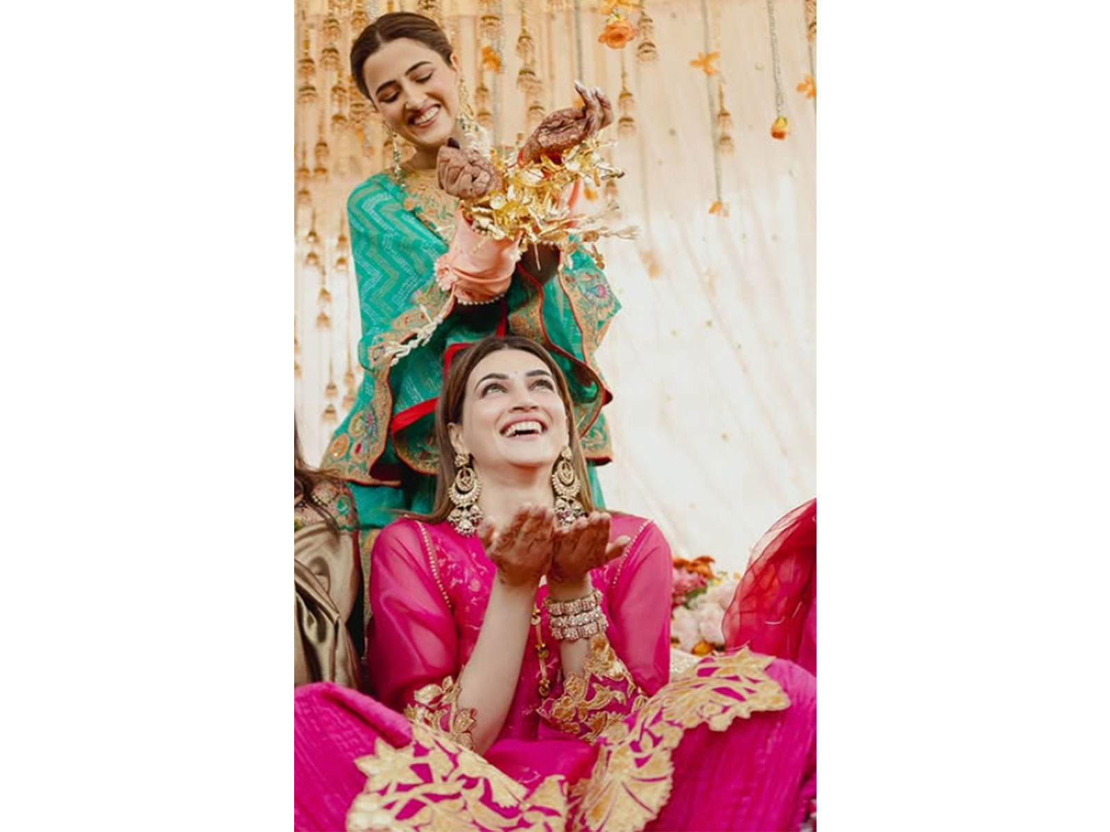 Sisters Kriti Sanon and Nupur Sanon (Image source: Nupur's Instagram)