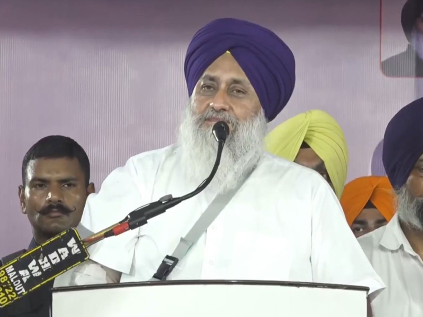 Shiromani Akali Dal (SAD) President Sukhbir Singh Badal addressing public rally in Sri Muktsar Sahib (Photo/ANI) Shiromani Akali Dal (SAD) President Sukhbir Singh Badal addressing public rally in Sri Muktsar Sahib (Photo/ANI)
