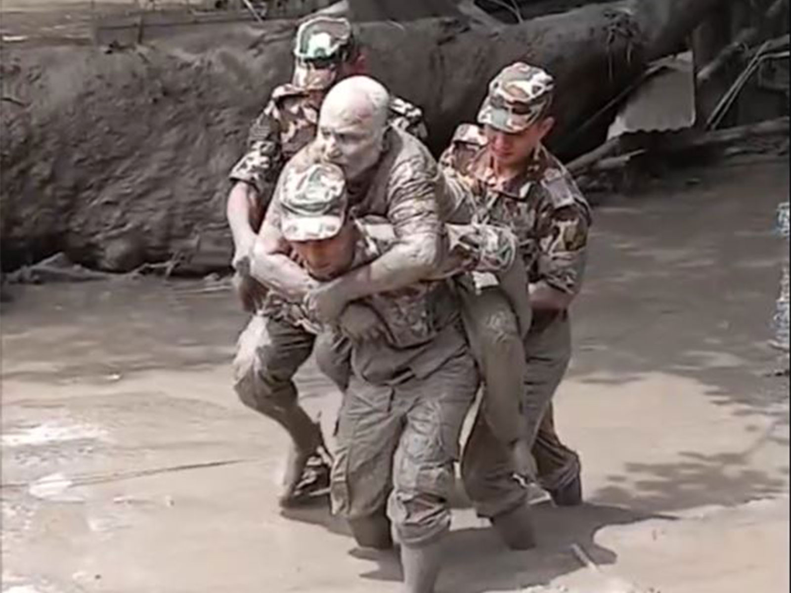Nepali Army carries out rescue operations (Photo/@NepaliArmyHQ)