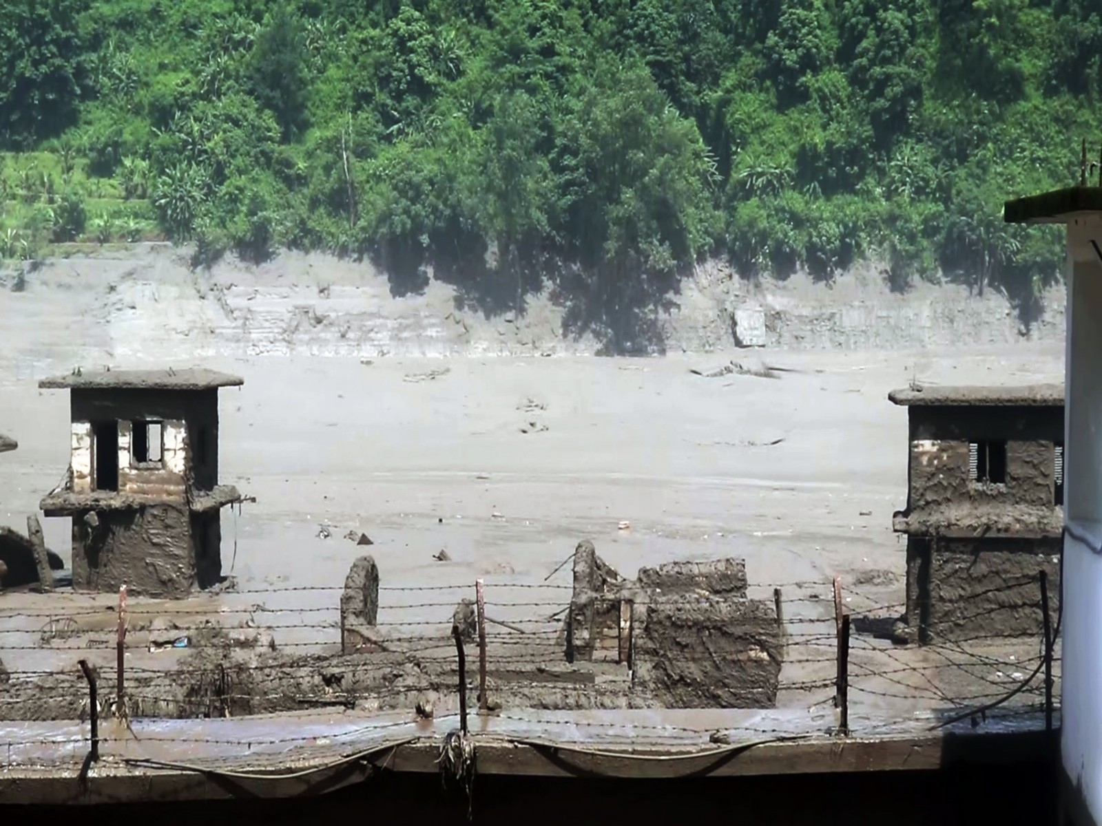Fash flood caused by an outburst in the Bhotekoshi River in Nepal (Photo/ANI) Fash flood caused by an outburst in the Bhotekoshi River in Nepal (Photo/ANI)