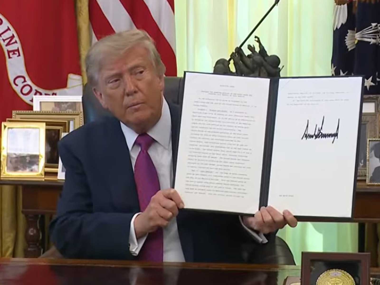 Trump signs Executive Order renaming Lake Ontario as 'Lake America' (Photo/YouTube/@TheWhiteHouse) Trump signs Executive Order renaming Lake Ontario as 'Lake America' (Photo/YouTube/@TheWhiteHouse)