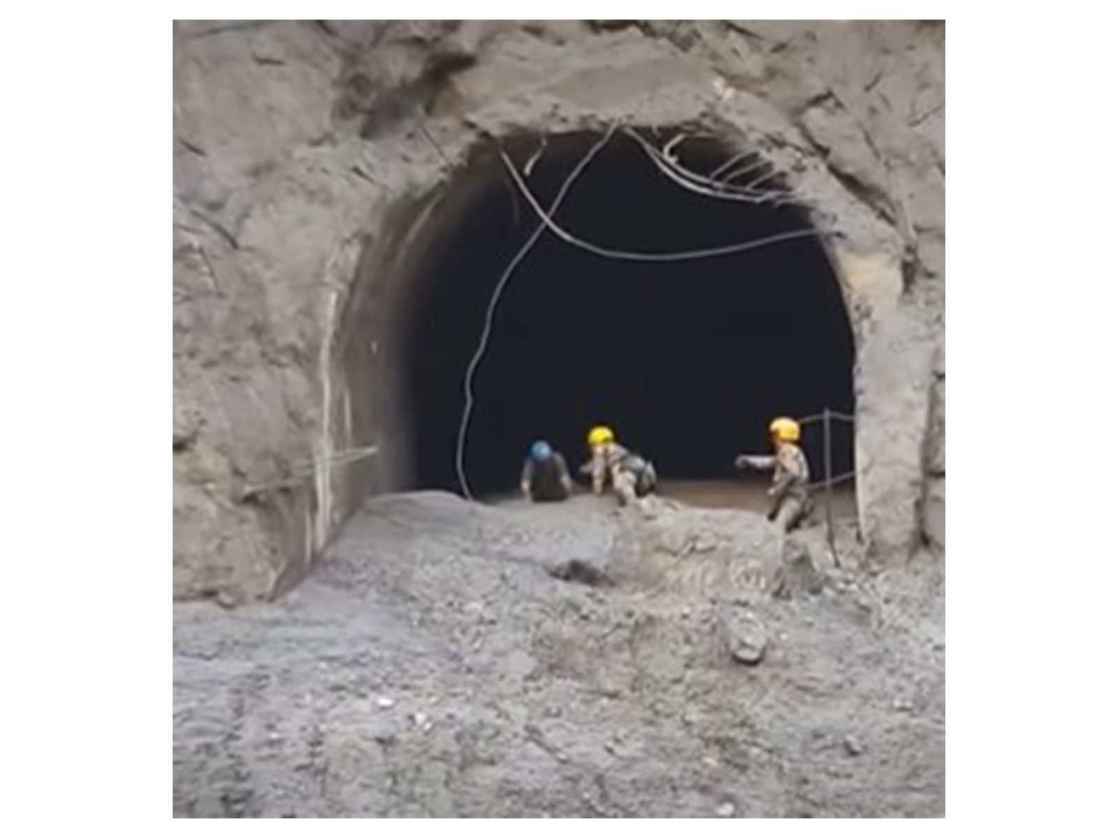 Rescue Operation at Rasuwa Tunnel (Photo: Nepal Army)