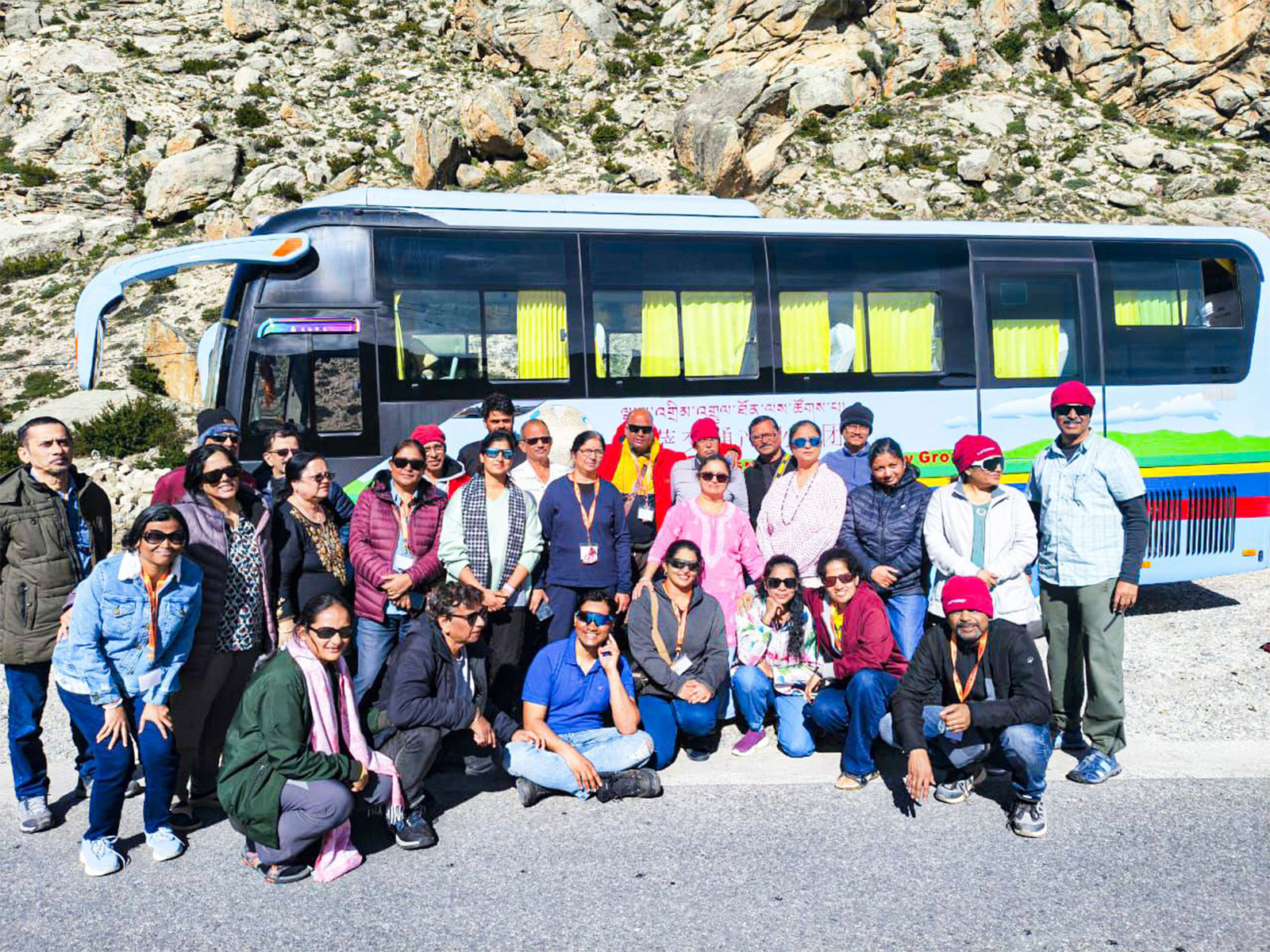 37 pilgrims stranded in Saga safely depart for Kathmandu (Photo:@CMOMaharashtra) 37 pilgrims stranded in Saga safely depart for Kathmandu (Photo:@CMOMaharashtra)