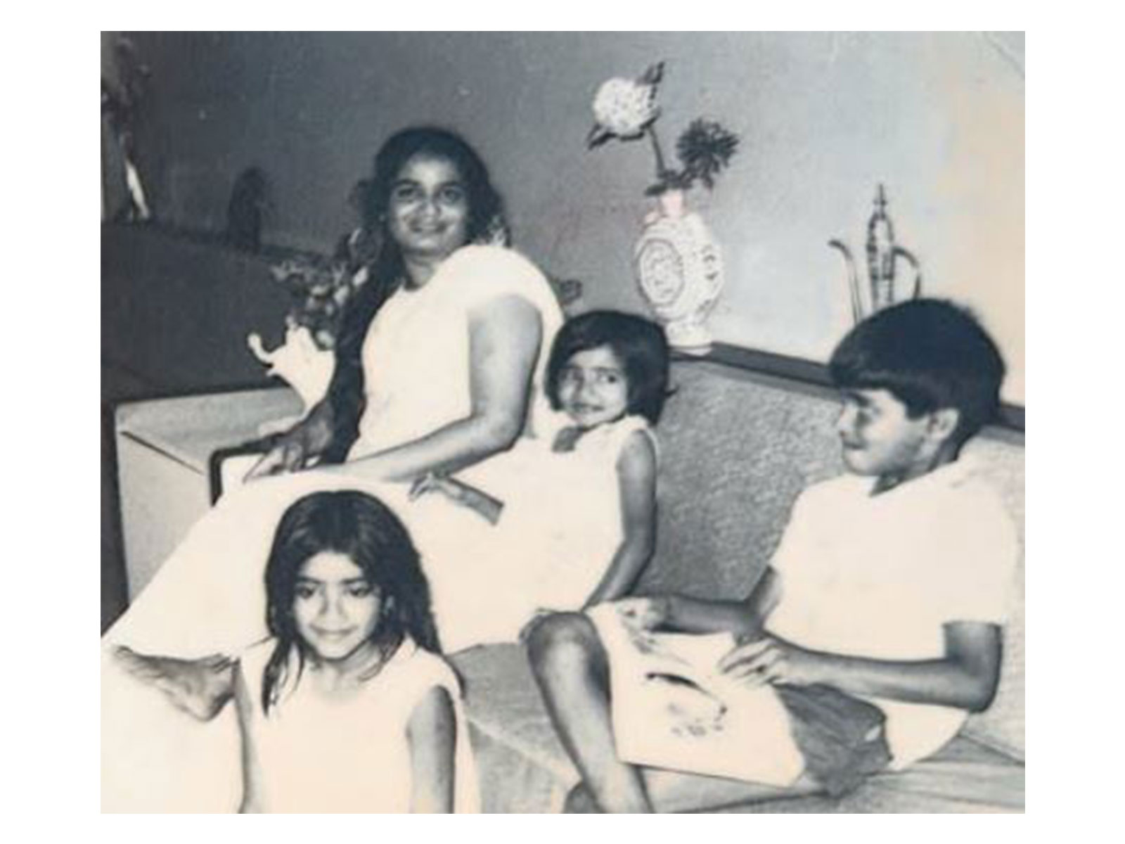 Suniel Shetty's childhood pic (Image source: Suniel's Instagram) Suniel Shetty's childhood pic (Image source: Suniel's Instagram)