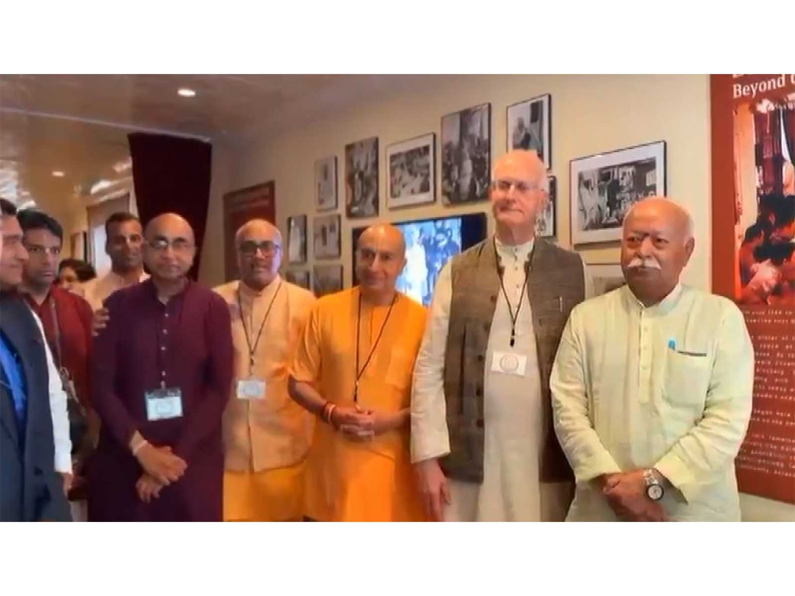RSS Chief Mohan Bhagwat visits ISKCON at 26 2nd Avenue, New York, USA (Photo/ANI)