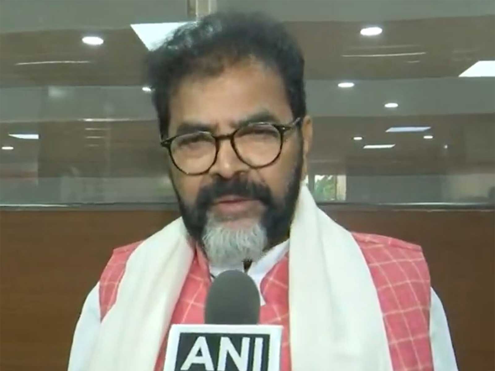 LoP Karnataka Legislative Council, Chalavadi Narayanaswamy (Photo/ANI) LoP Karnataka Legislative Council, Chalavadi Narayanaswamy (Photo/ANI)