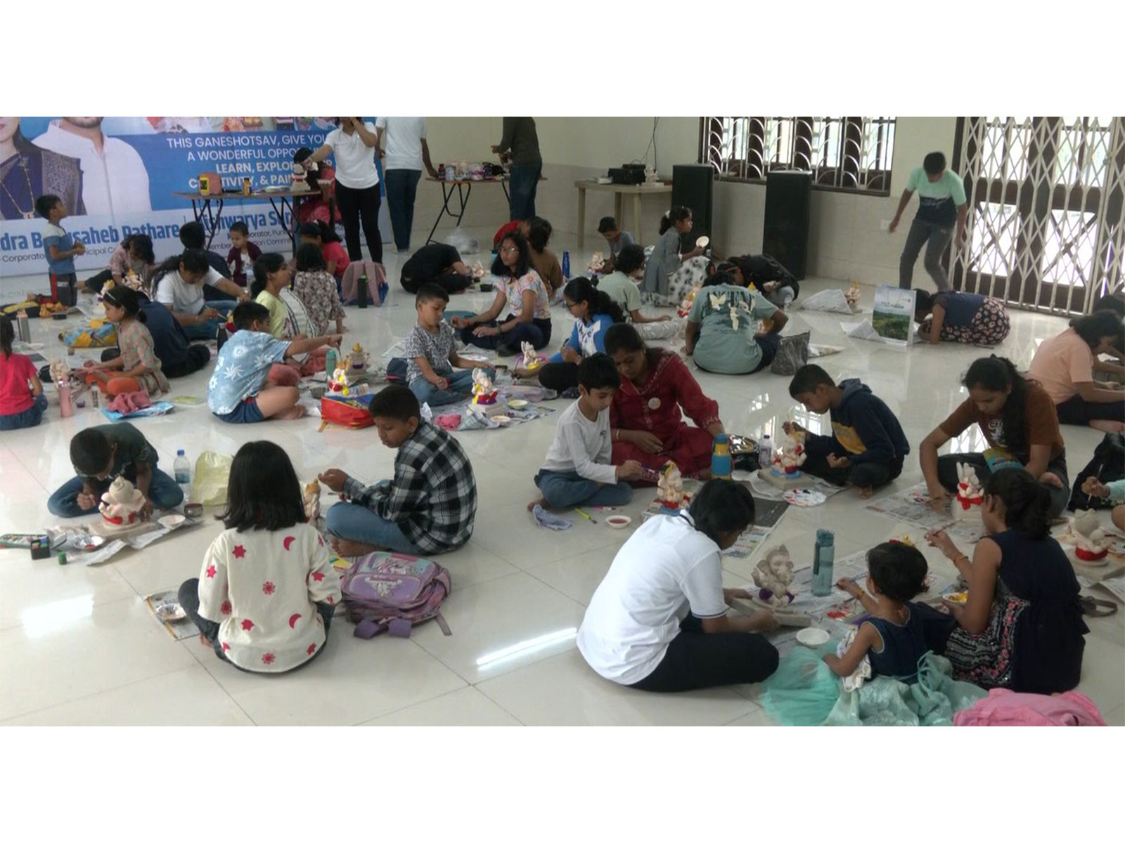 Pune kids paint their own eco-friendly Bappa  (Photo /ANI) 