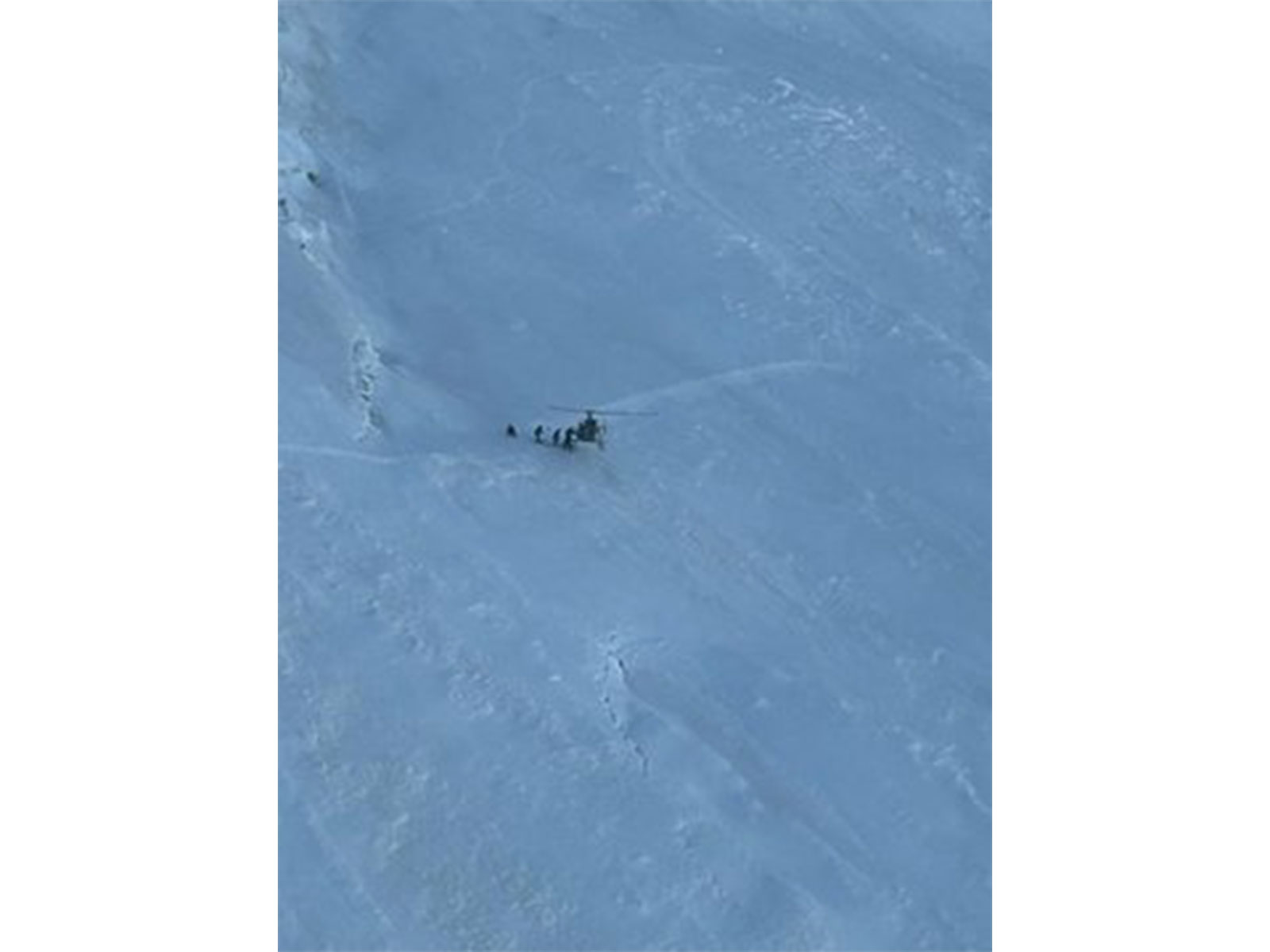 Indian Army execute daring high-altitude rescue near Nun Kun Pass (Photo/ Fire and Fury Corps, Indian Army)
