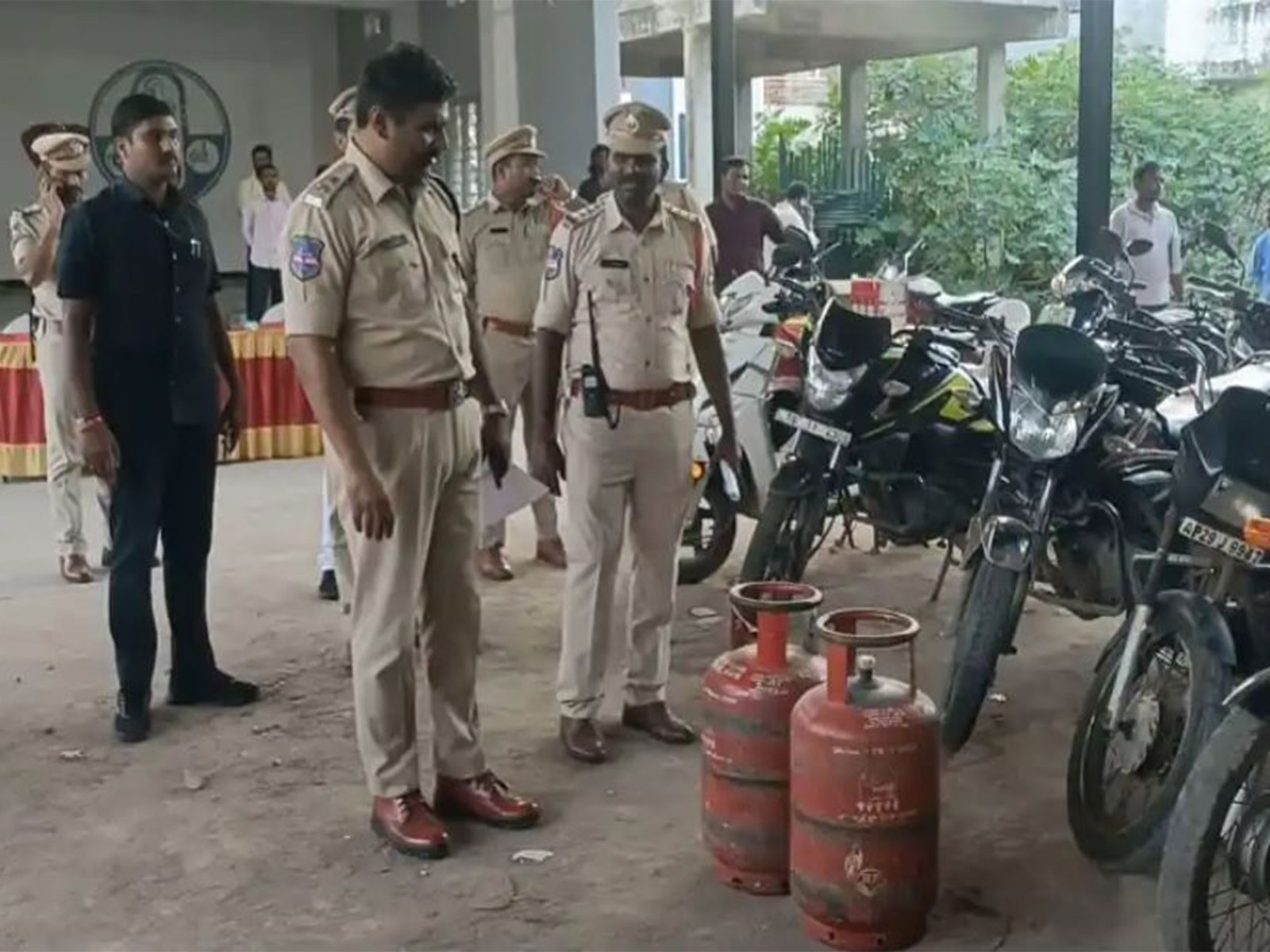 Meerpet Police conduct Cordon and Search Operation in Lenin Nagar, seize 26 two-wheelers and gas cylinders (Photo: Station House Officer, Meerpet PS, Hyderabad) Meerpet Police conduct Cordon and Search Operation in Lenin Nagar, seize 26 two-wheelers and gas cylinders (Photo: Station House Officer, Meerpet PS, Hyderabad)